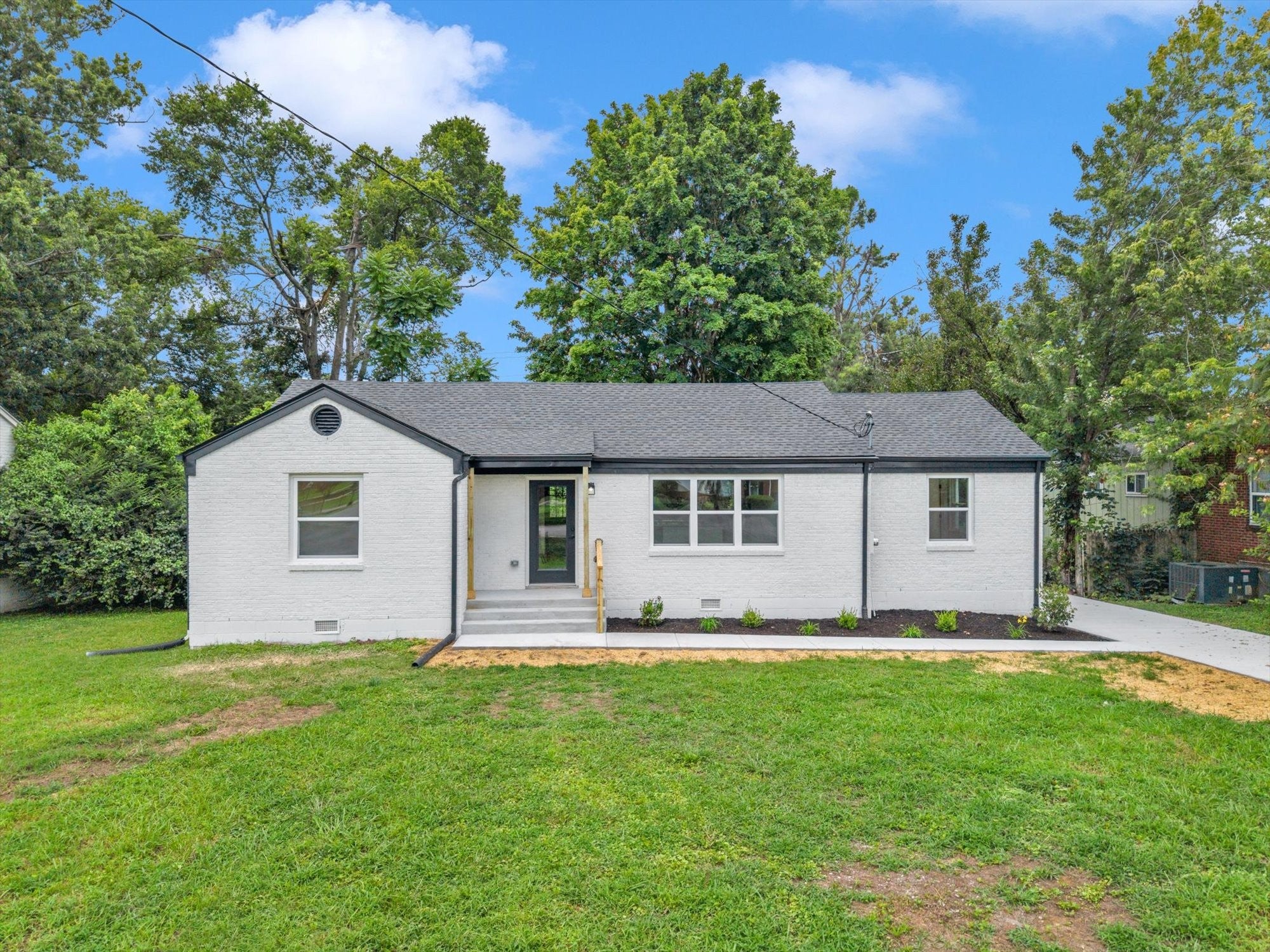 3-bed listing at 2125 Crystal Dr, Nashville