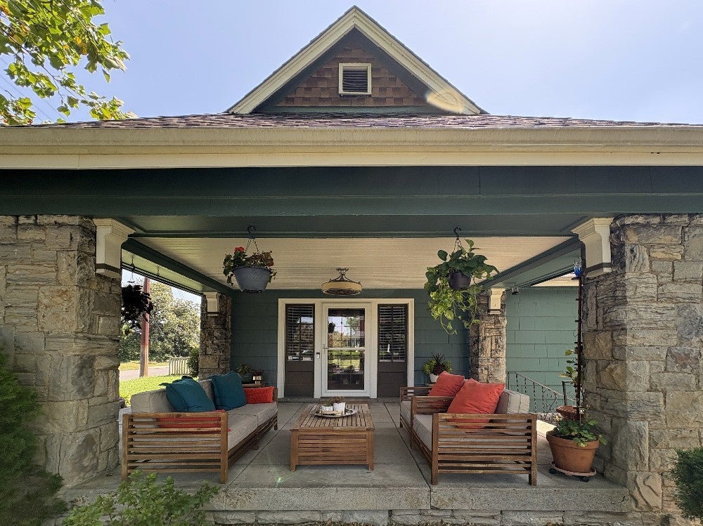 733 Benton Ave