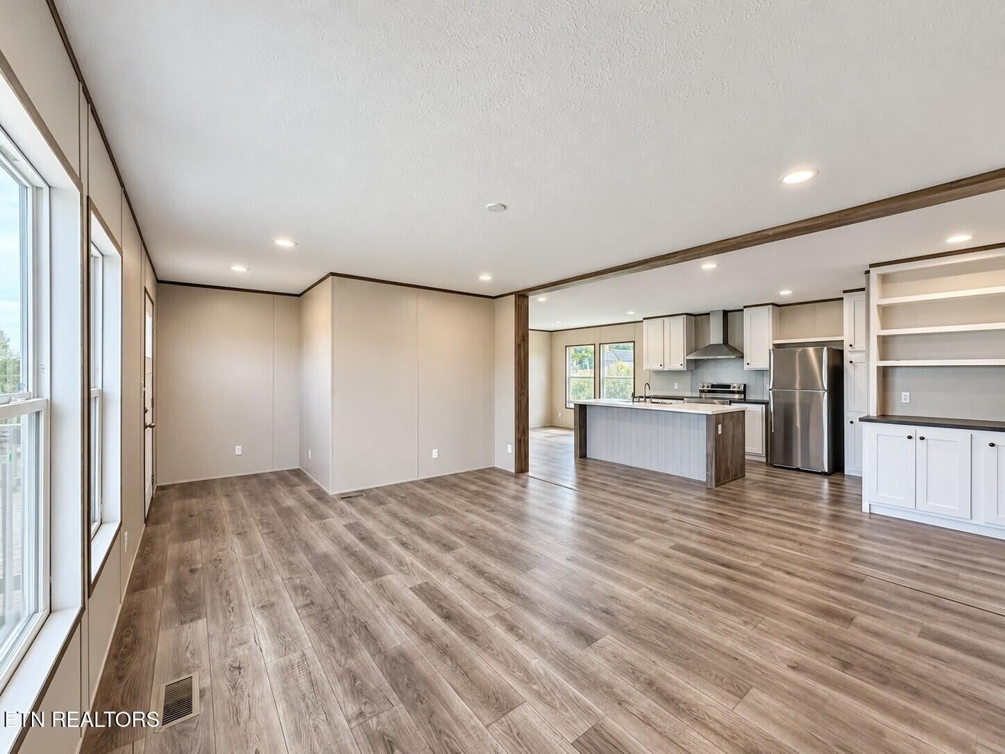 200 Laura Boling Loop Rd