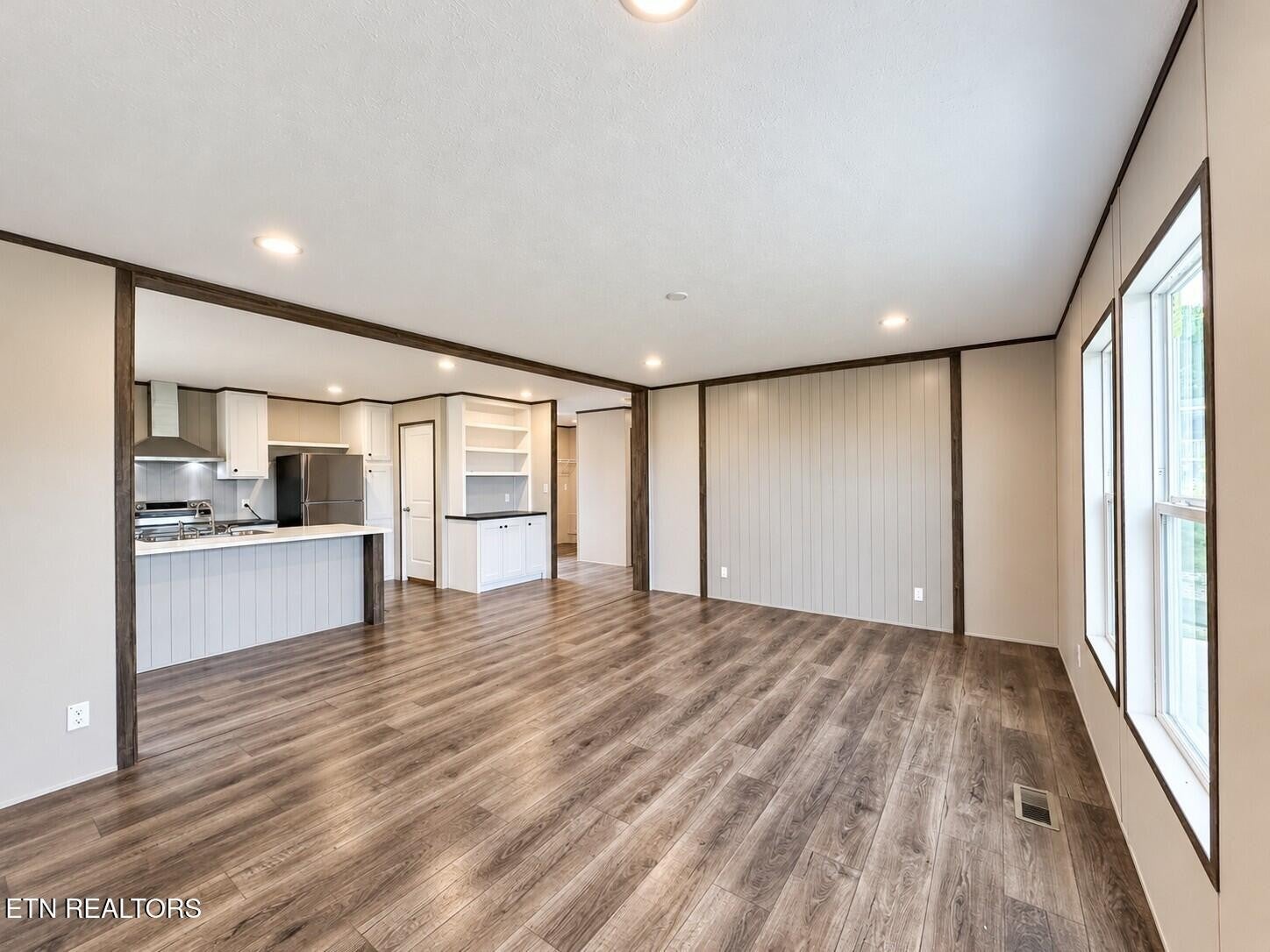 200 Laura Boling Loop Rd