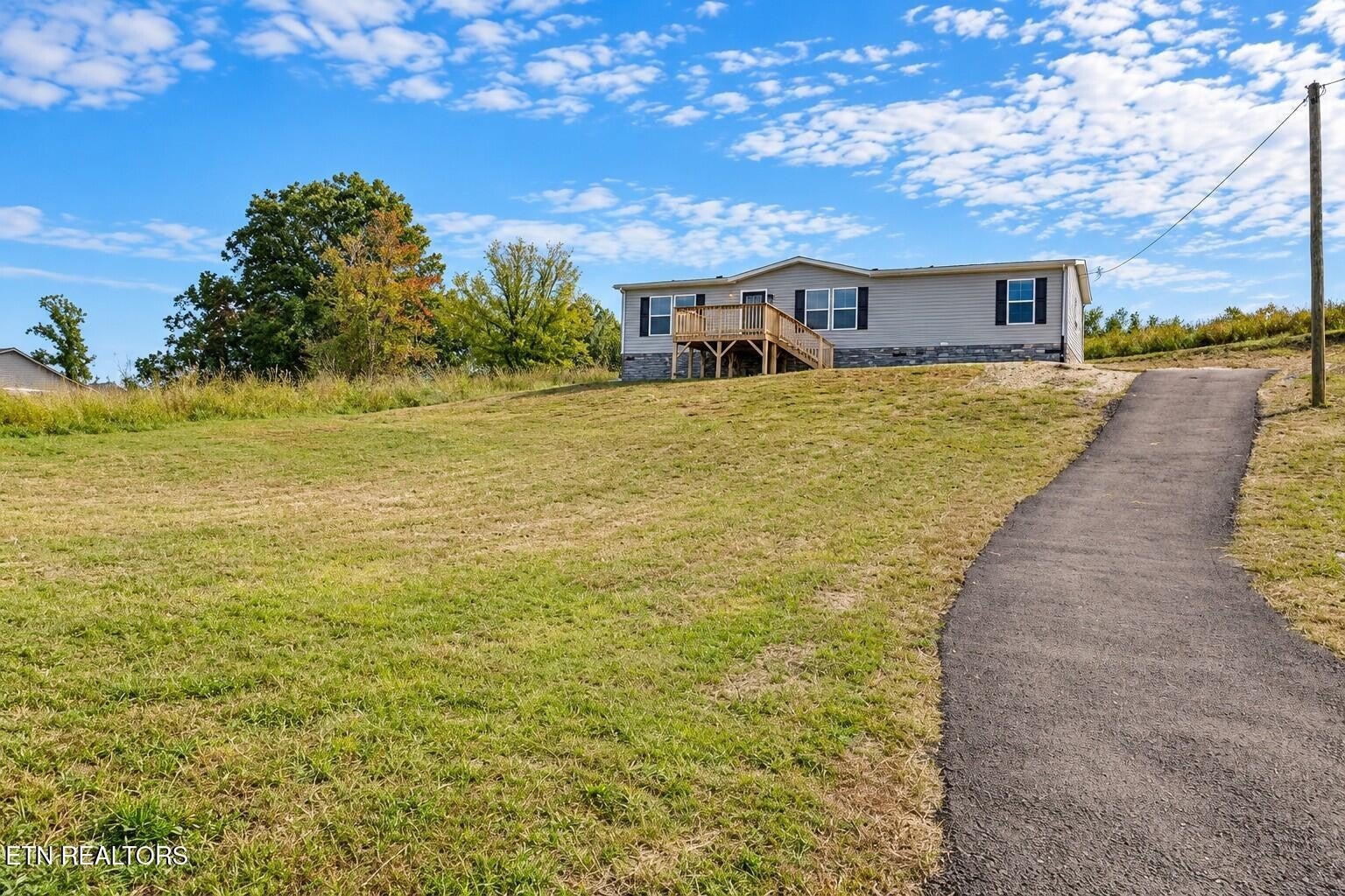 200 Laura Boling Loop Rd