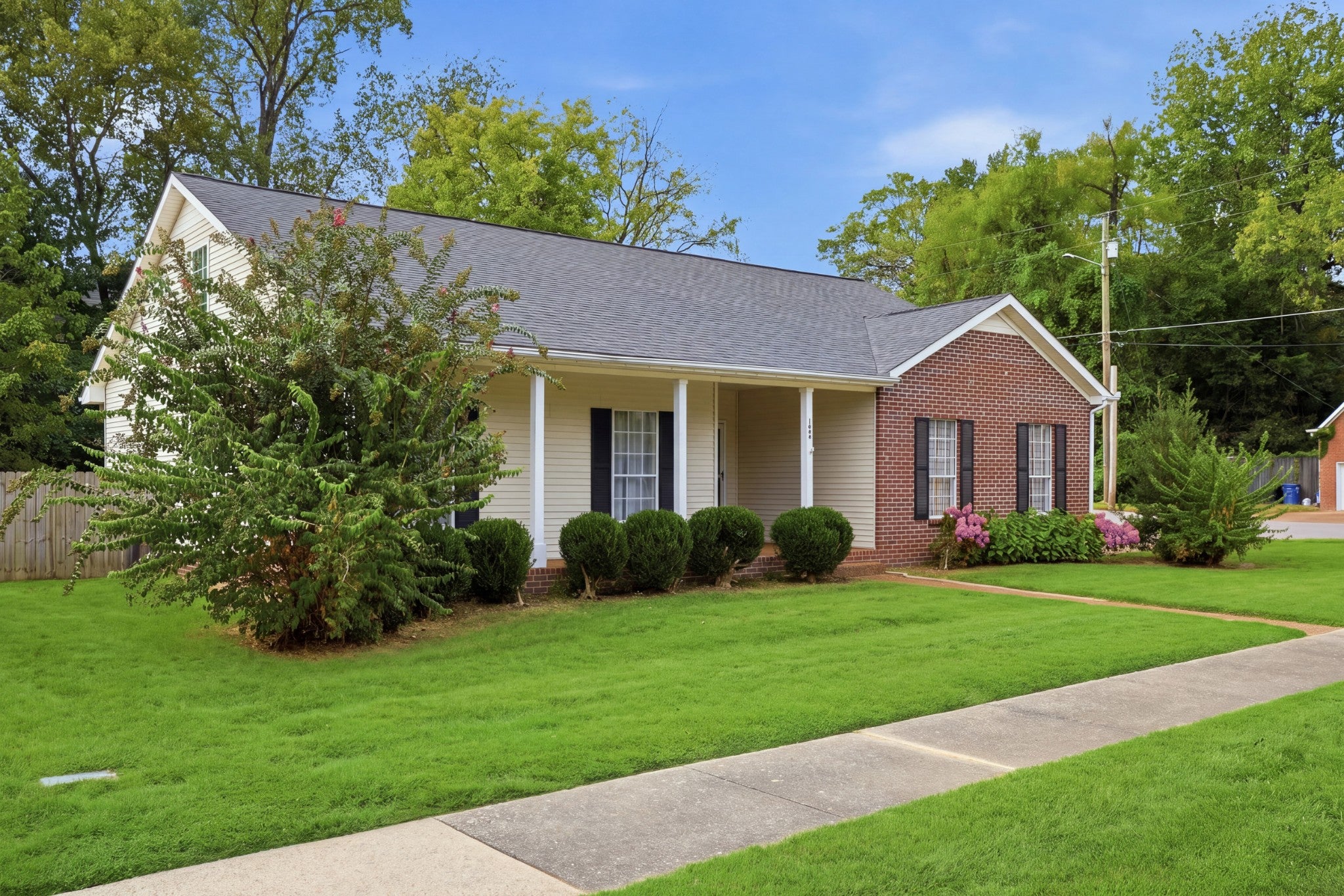 1599 Birchwood Cir