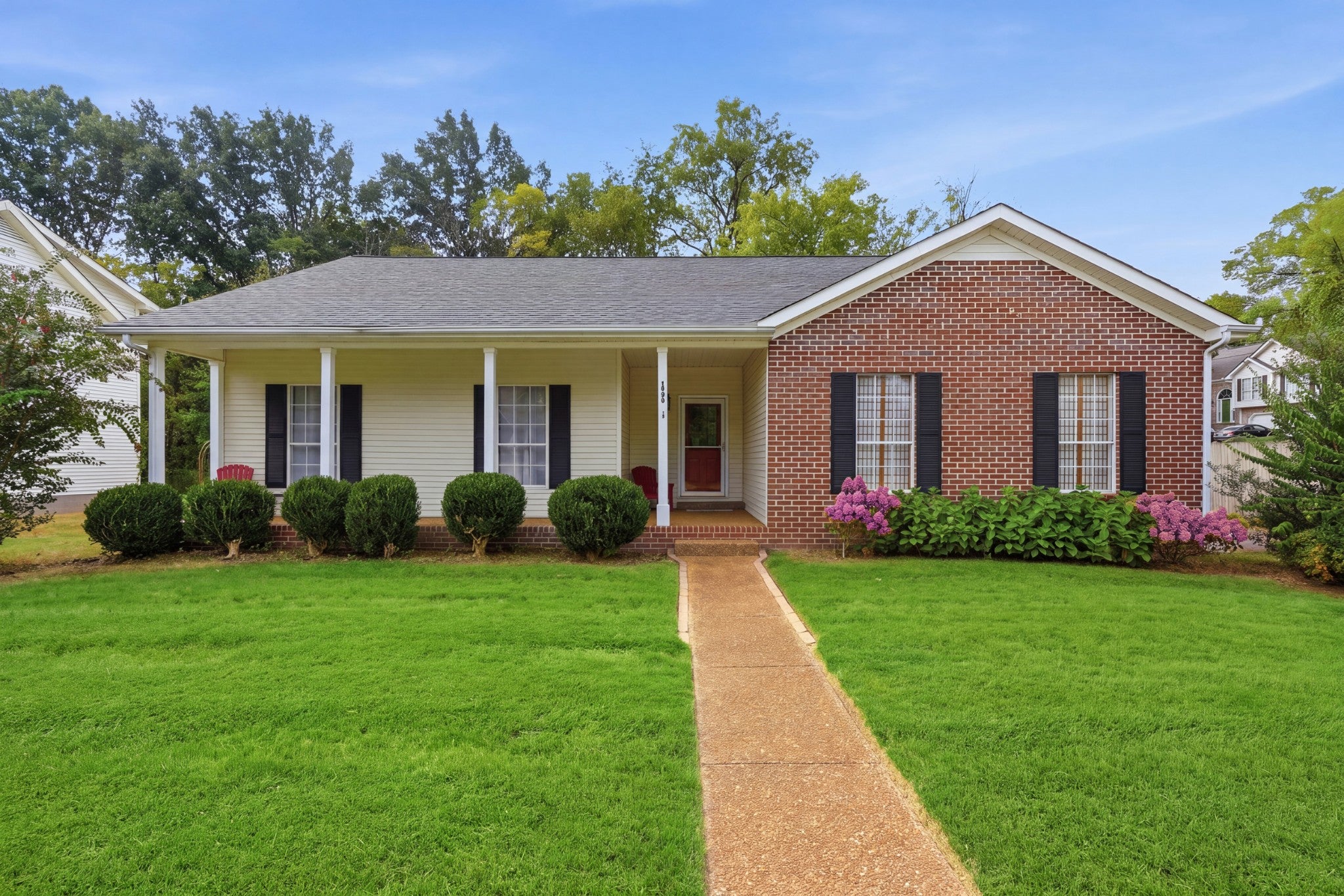 3-bed listing at 1599 Birchwood Cir, Franklin