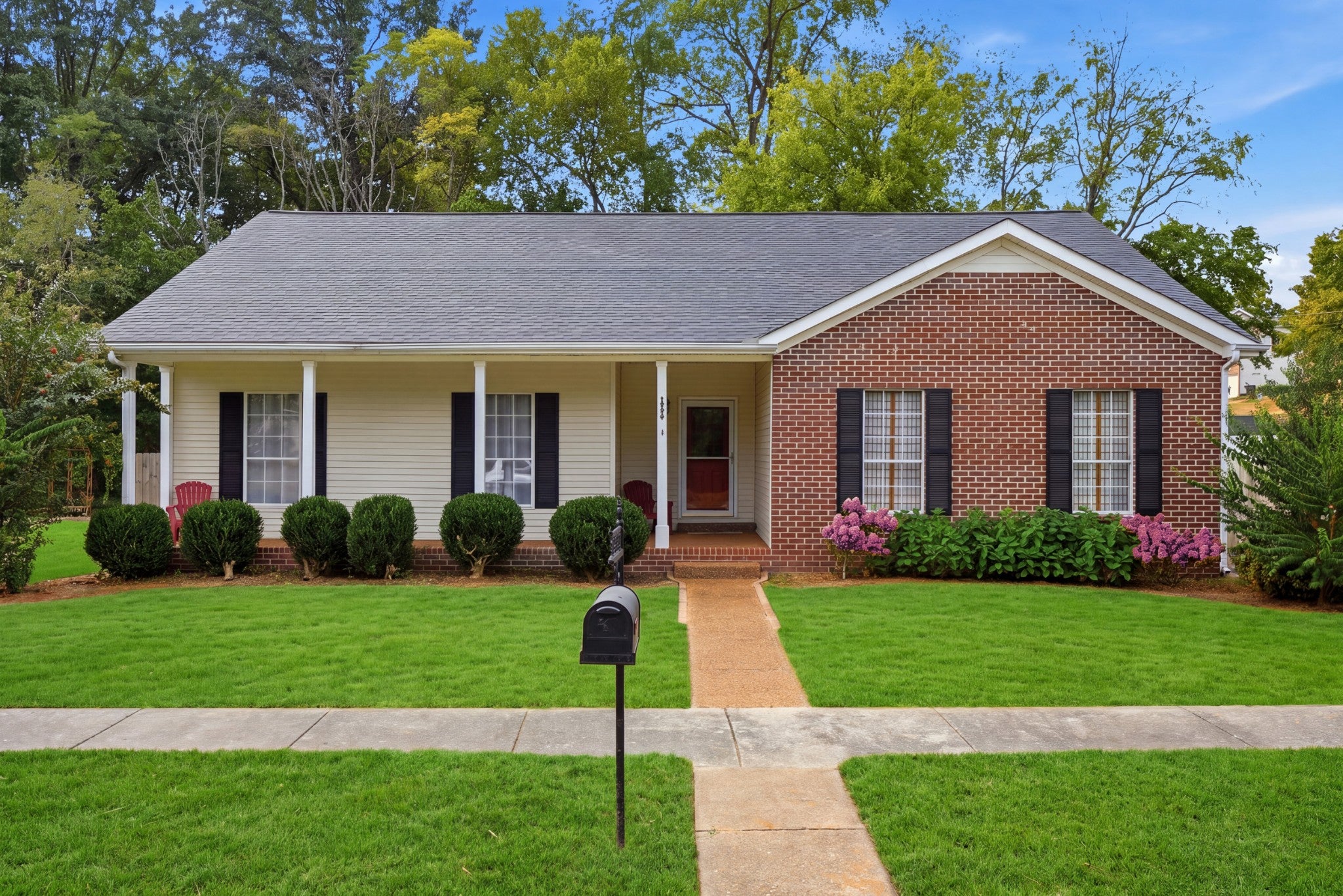 1599 Birchwood Cir