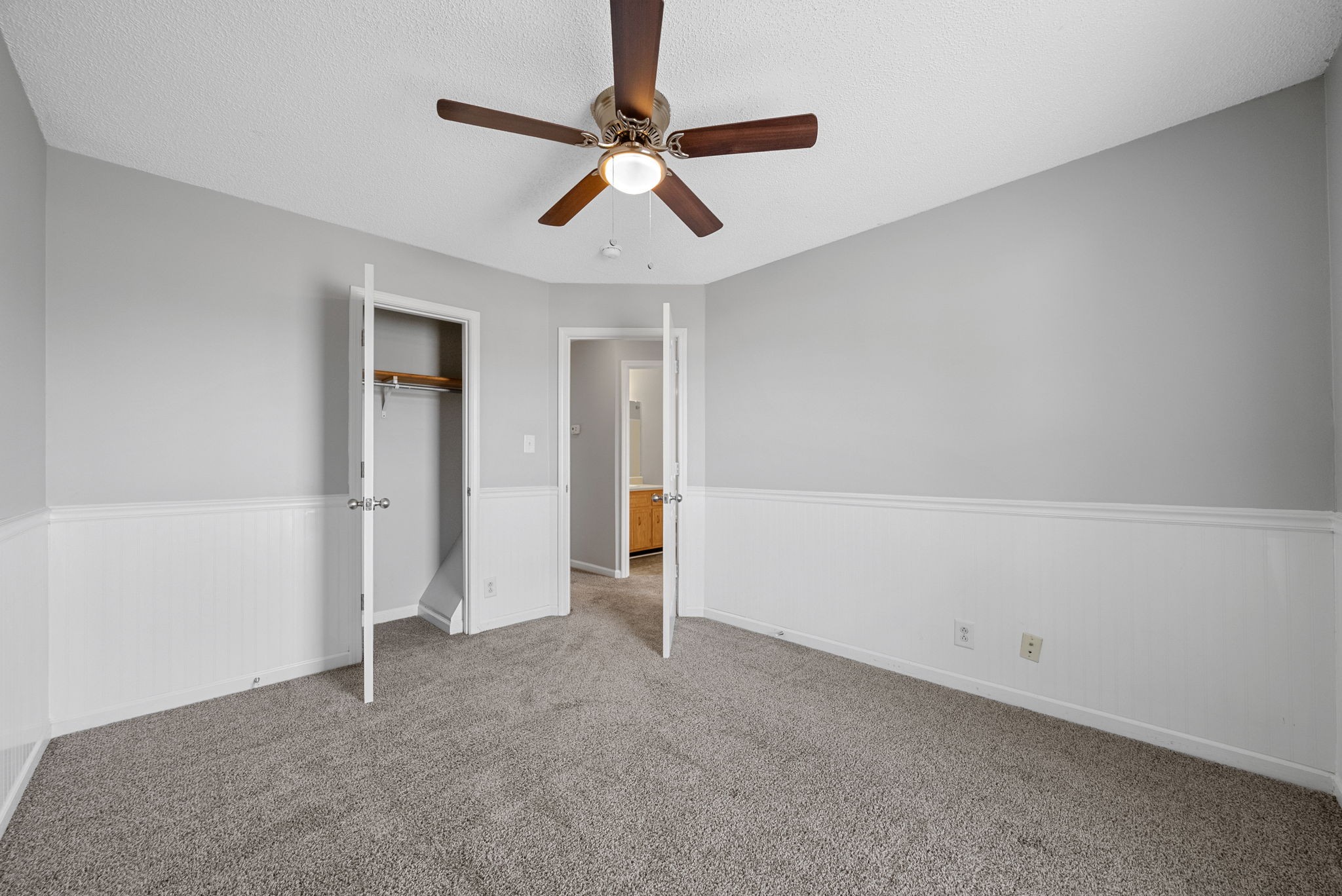 Clarksville, Tennessee 37042, United States, 3 Bedrooms Bedrooms, ,2 BathroomsBathrooms,Residential,Pending,214924