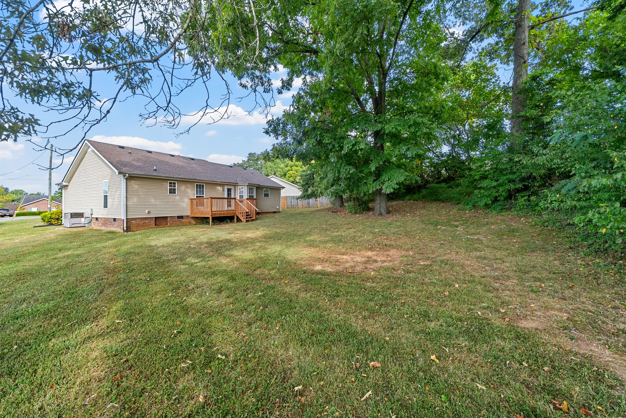 Clarksville, Tennessee 37042, United States, 3 Bedrooms Bedrooms, ,2 BathroomsBathrooms,Residential,Pending,214924