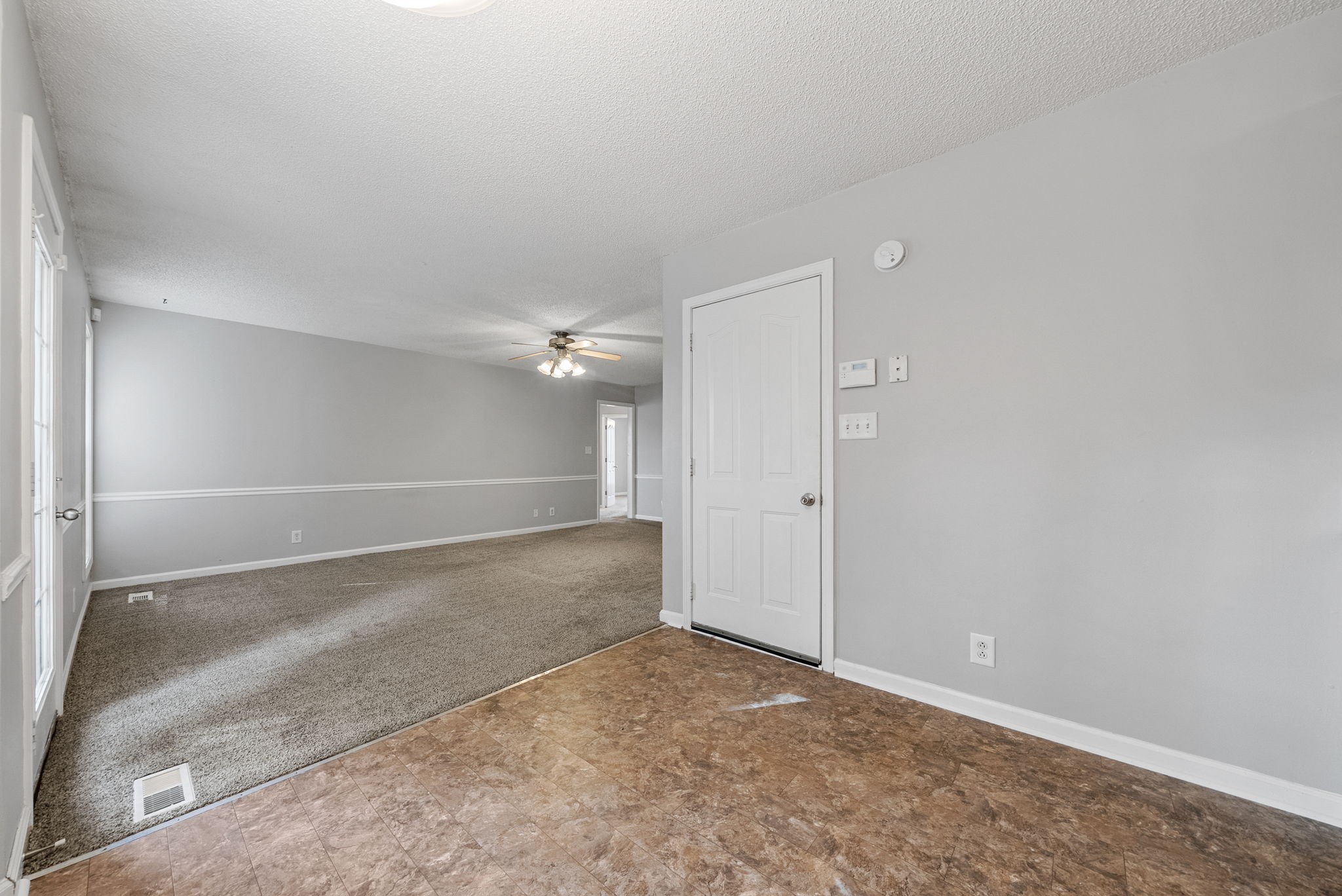 Clarksville, Tennessee 37042, United States, 3 Bedrooms Bedrooms, ,2 BathroomsBathrooms,Residential,Pending,214924