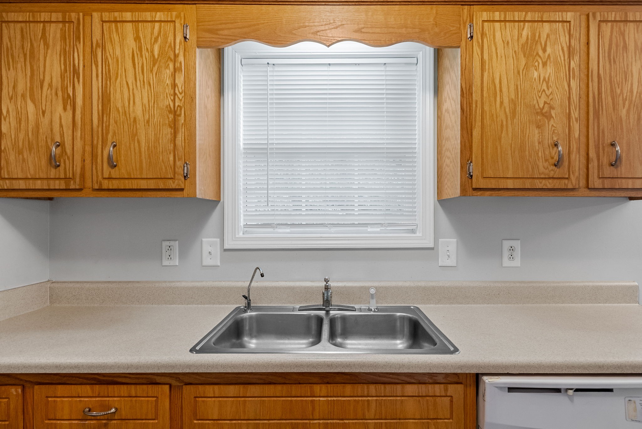 Clarksville, Tennessee 37042, United States, 3 Bedrooms Bedrooms, ,2 BathroomsBathrooms,Residential,Pending,214924