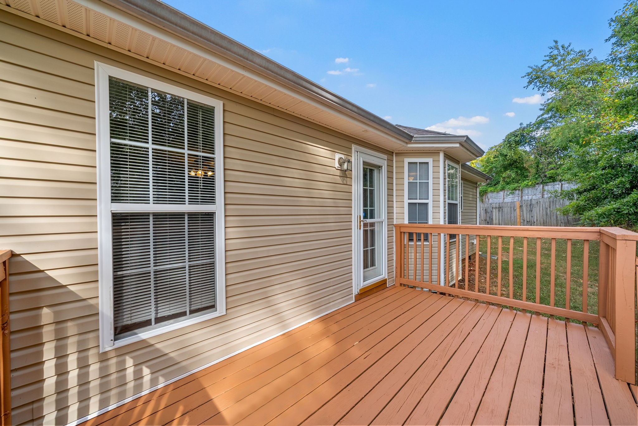 Clarksville, Tennessee 37042, United States, 3 Bedrooms Bedrooms, ,2 BathroomsBathrooms,Residential,Pending,214924