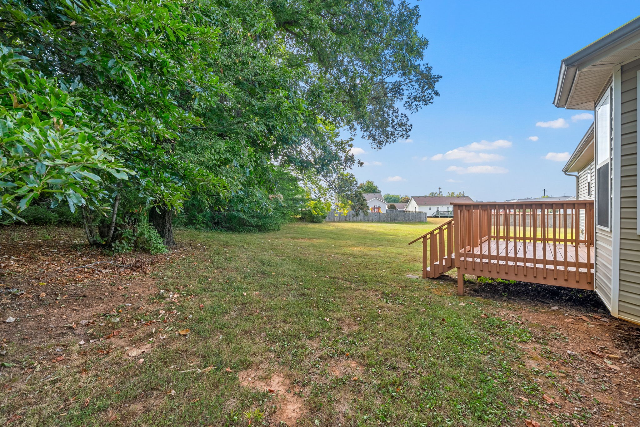 Clarksville, Tennessee 37042, United States, 3 Bedrooms Bedrooms, ,2 BathroomsBathrooms,Residential,Pending,214924