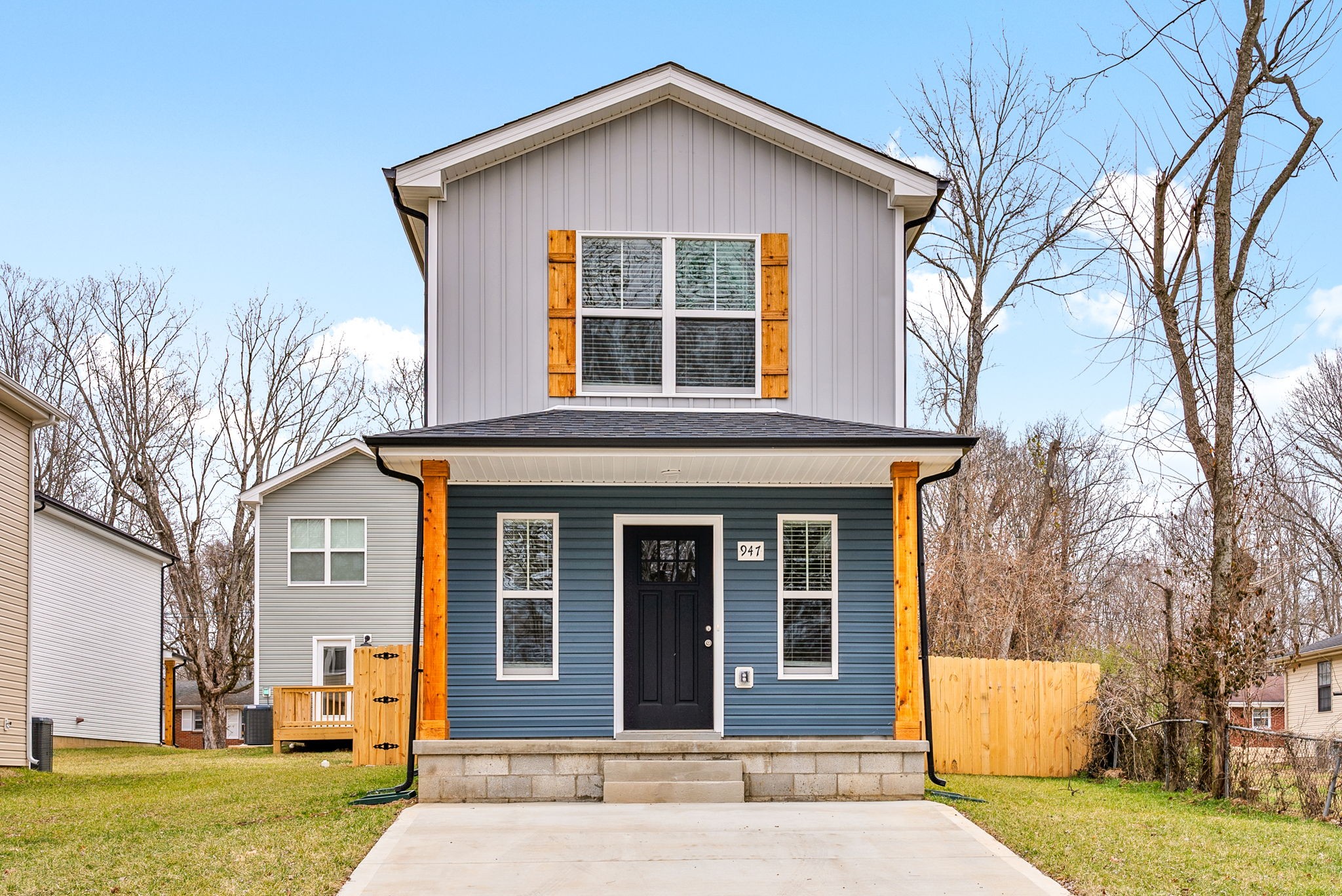 Clarksville, Tennessee 37040, United States, 2 Bedrooms Bedrooms, ,3 BathroomsBathrooms,Residential,Active,741