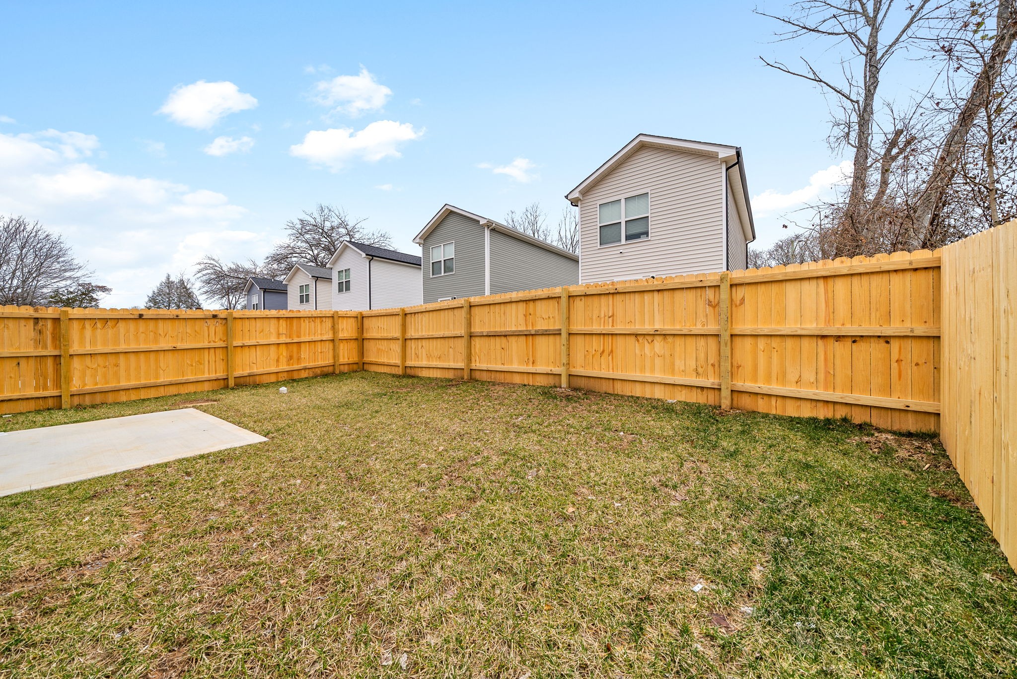 Clarksville, Tennessee 37040, United States, 2 Bedrooms Bedrooms, ,3 BathroomsBathrooms,Residential,Active,741