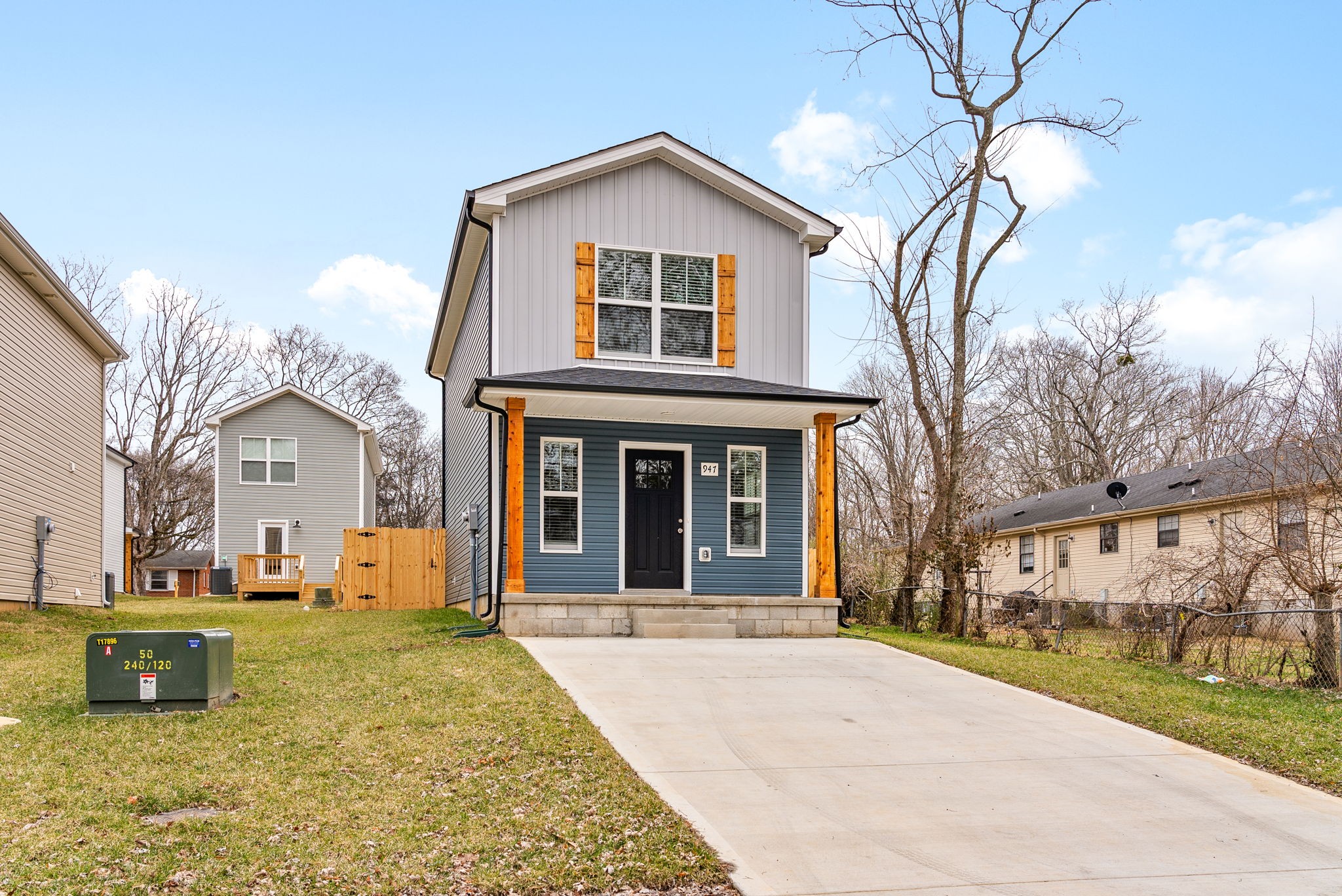 Clarksville, Tennessee 37040, United States, 2 Bedrooms Bedrooms, ,3 BathroomsBathrooms,Residential,Active,741