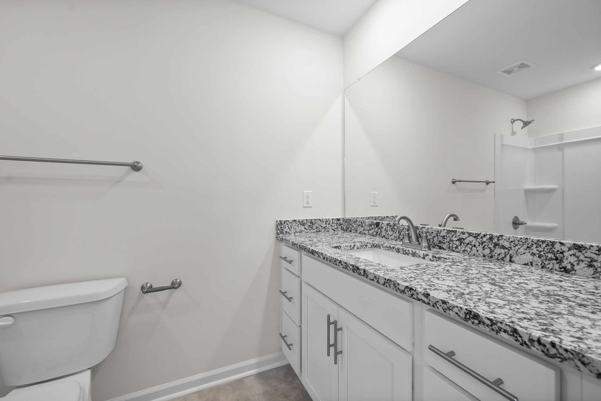 Clarksville, Tennessee 37040, United States, 2 Bedrooms Bedrooms, ,3 BathroomsBathrooms,Residential,Active,741
