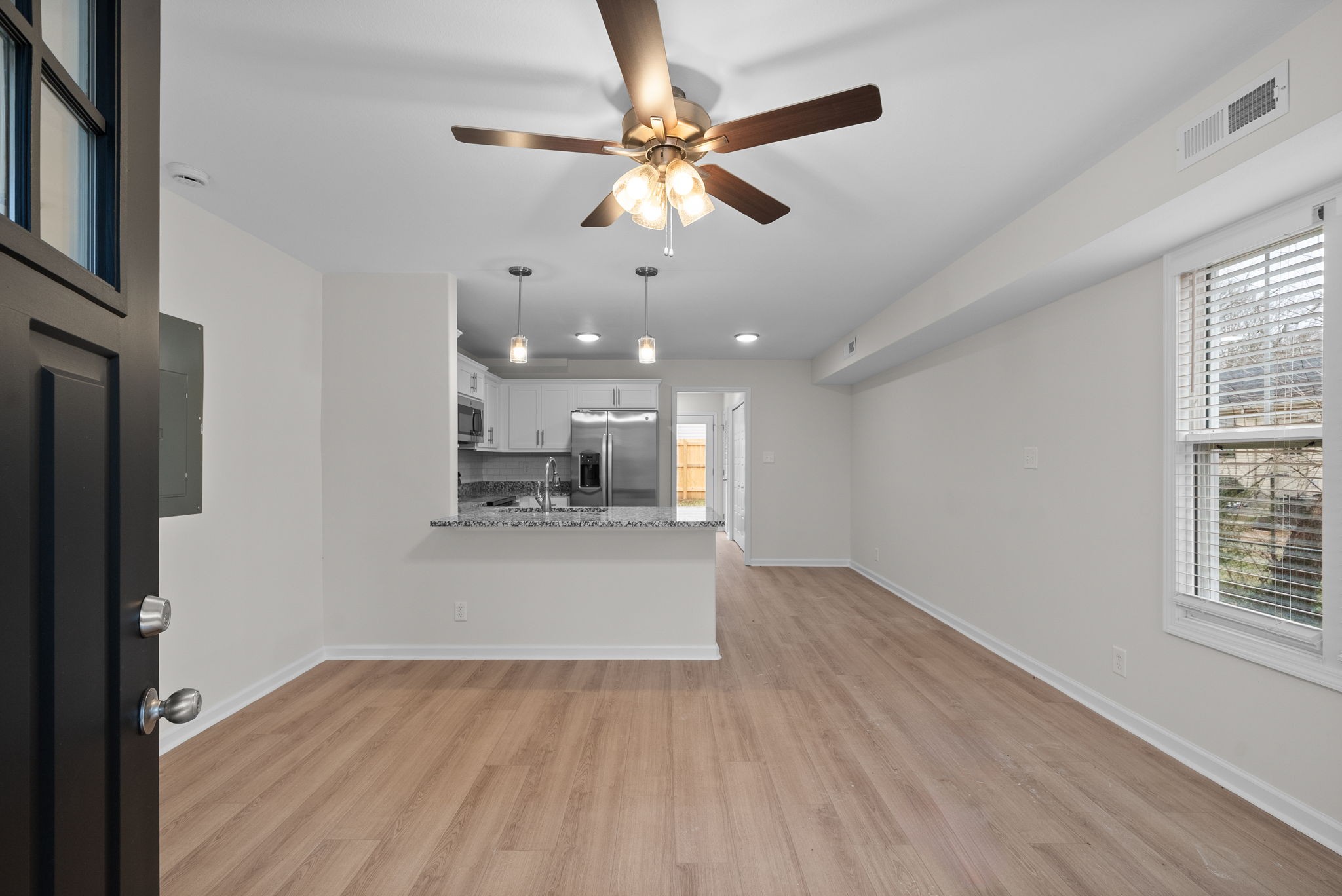 Clarksville, Tennessee 37040, United States, 2 Bedrooms Bedrooms, ,3 BathroomsBathrooms,Residential,Active,741