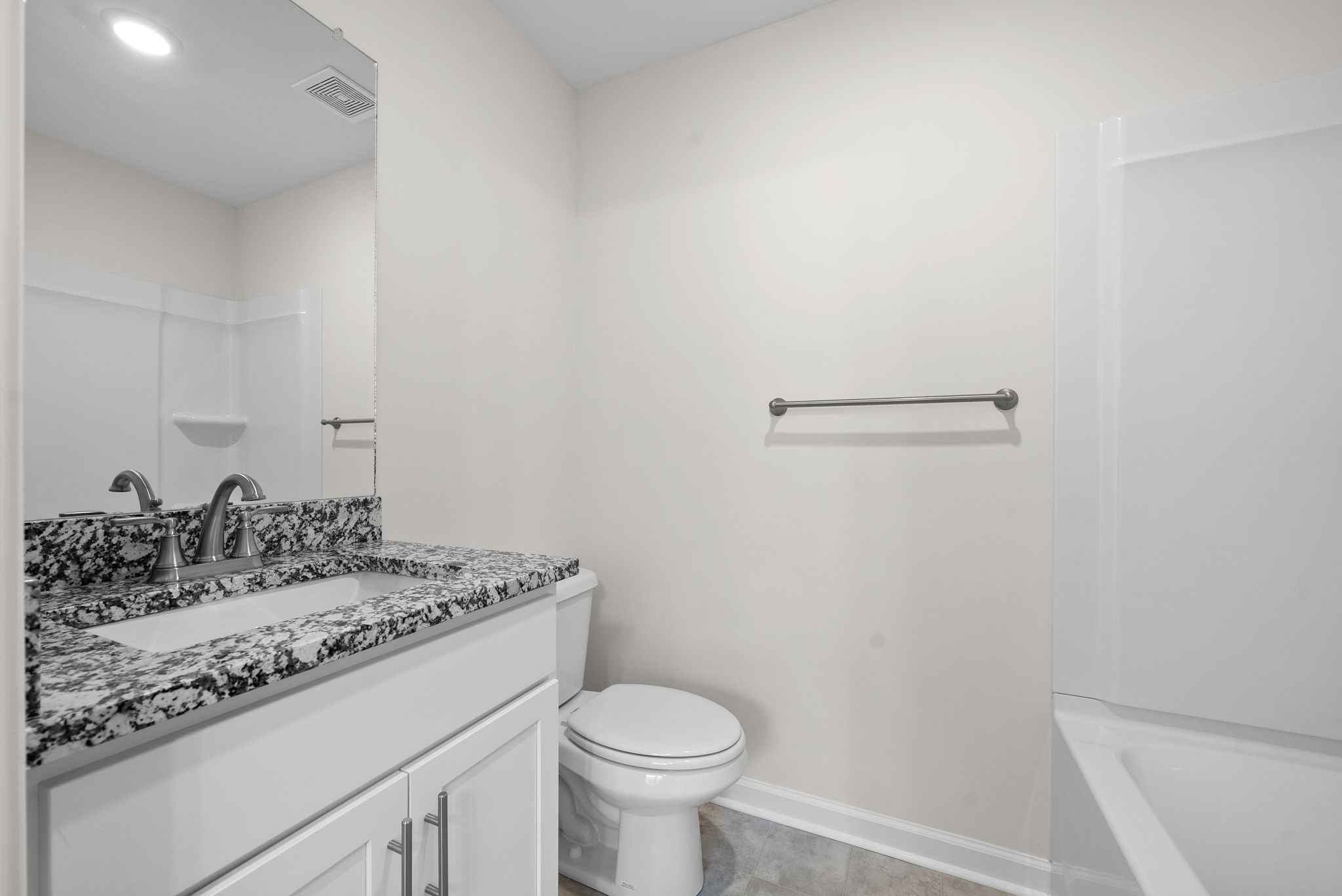 Clarksville, Tennessee 37040, United States, 2 Bedrooms Bedrooms, ,3 BathroomsBathrooms,Residential,Active,741