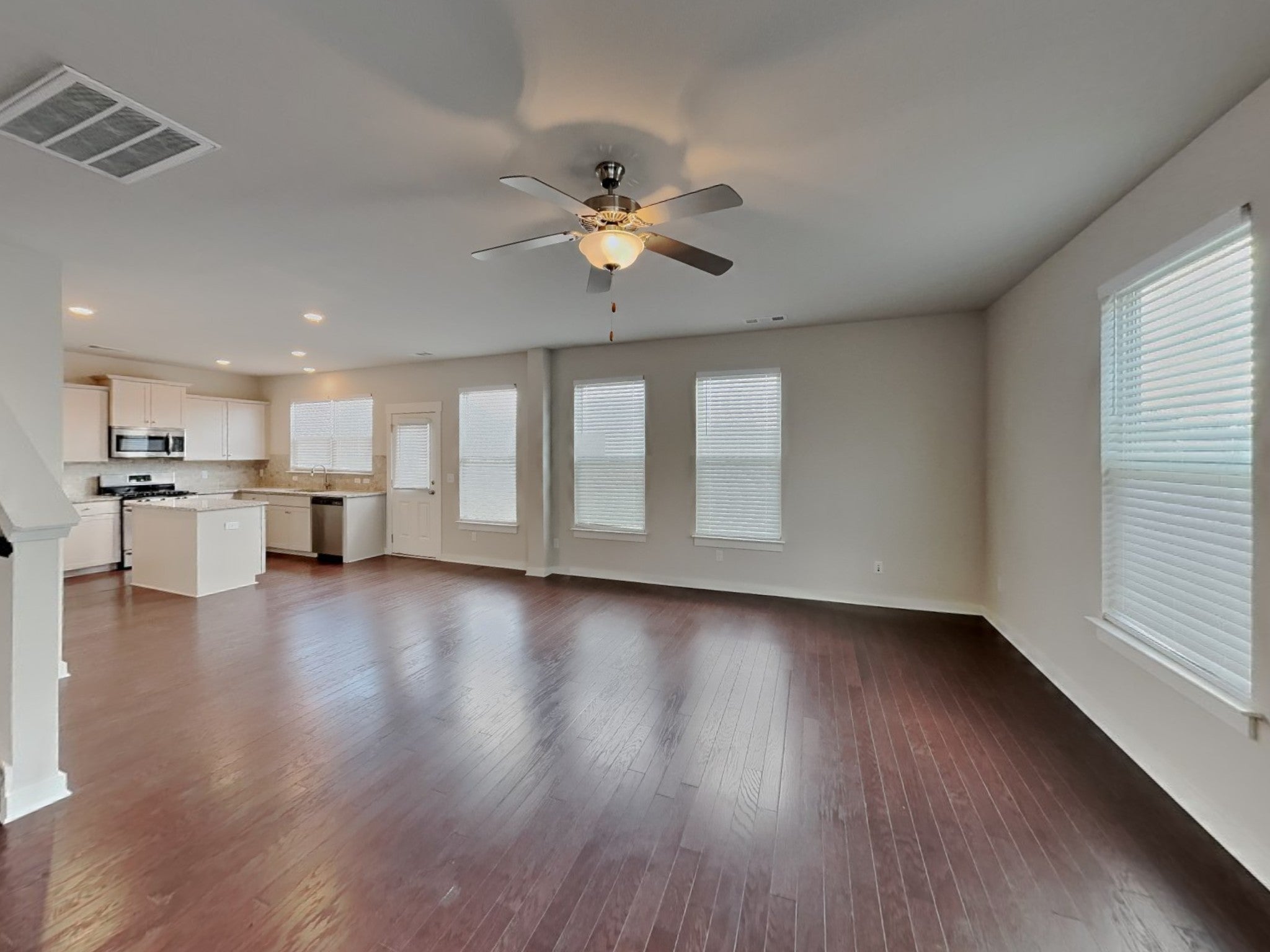 4937 Kingdom Dr