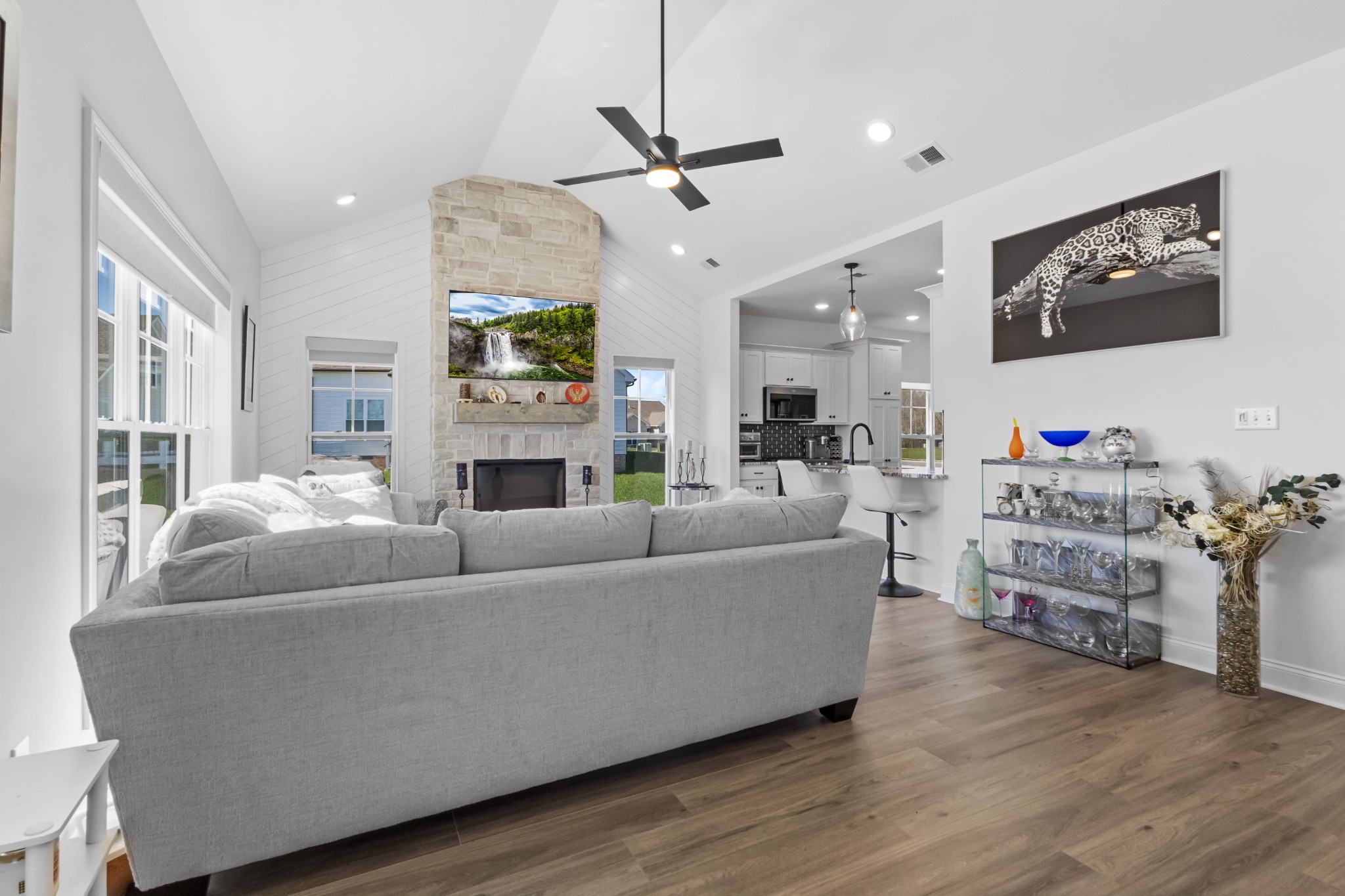 Clarksville, Tennessee 37043, United States, 3 Bedrooms Bedrooms, ,2 BathroomsBathrooms,Residential,Active,104420