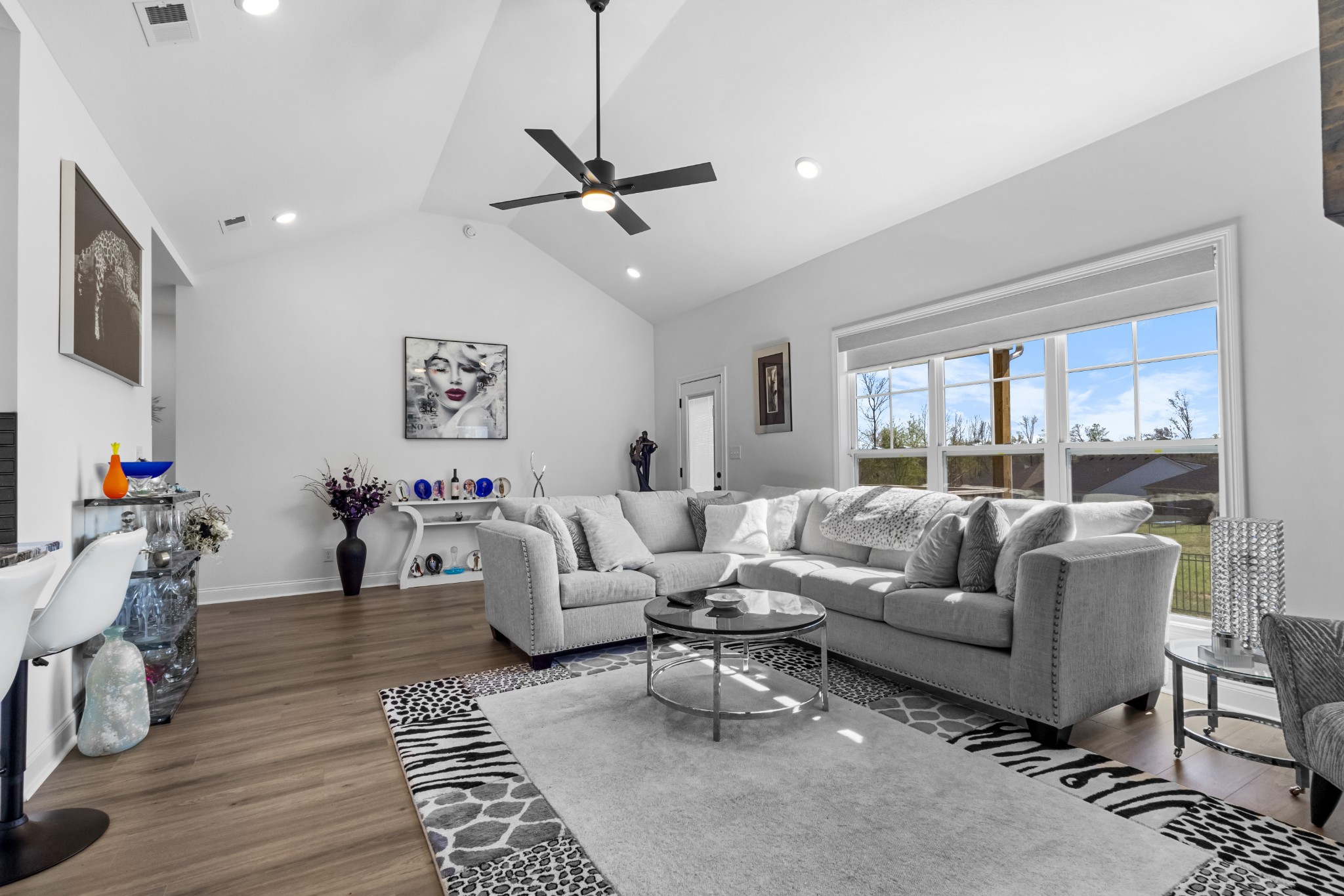 Clarksville, Tennessee 37043, United States, 3 Bedrooms Bedrooms, ,2 BathroomsBathrooms,Residential,Active,104420