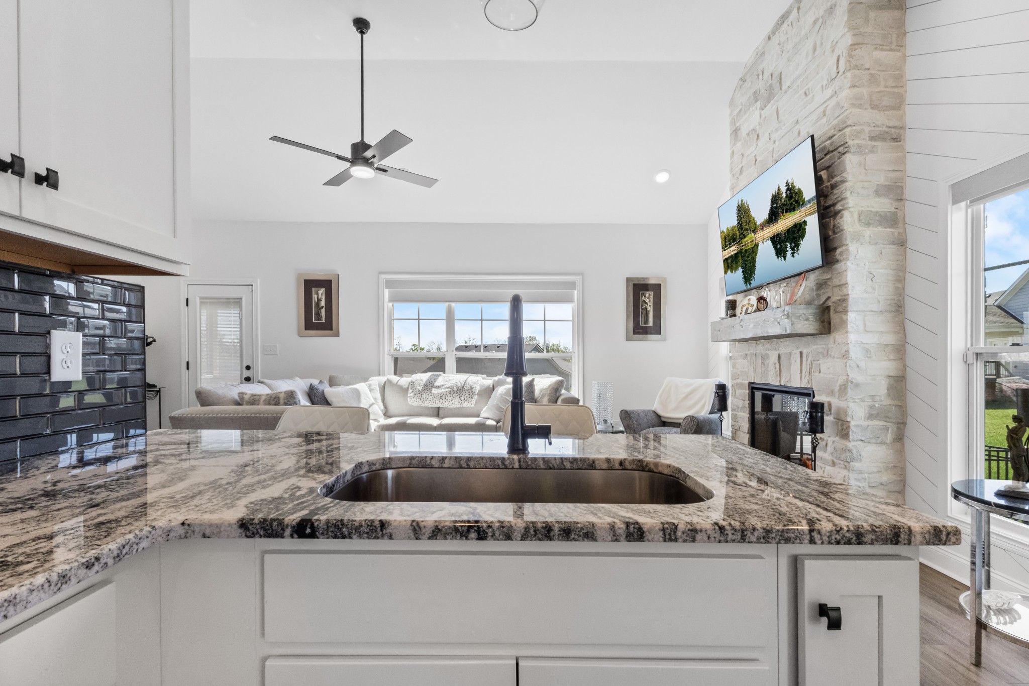 Clarksville, Tennessee 37043, United States, 3 Bedrooms Bedrooms, ,2 BathroomsBathrooms,Residential,Active,104420