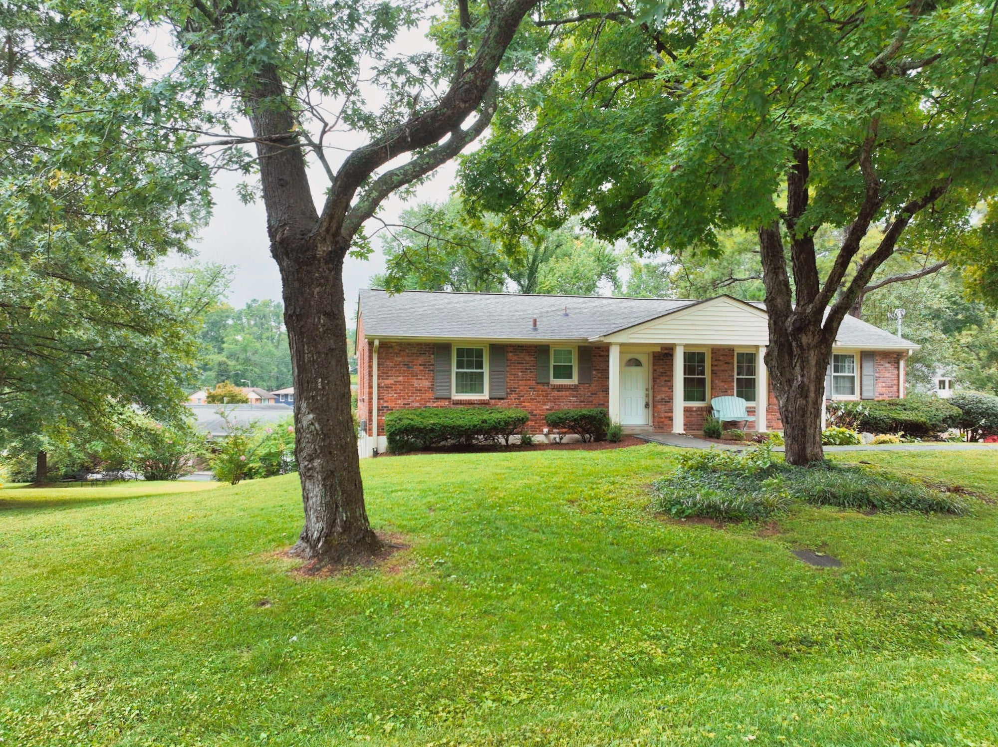 4807 Arden Dr, Nashville TN 37211 3-bed home, photo 5 of 59