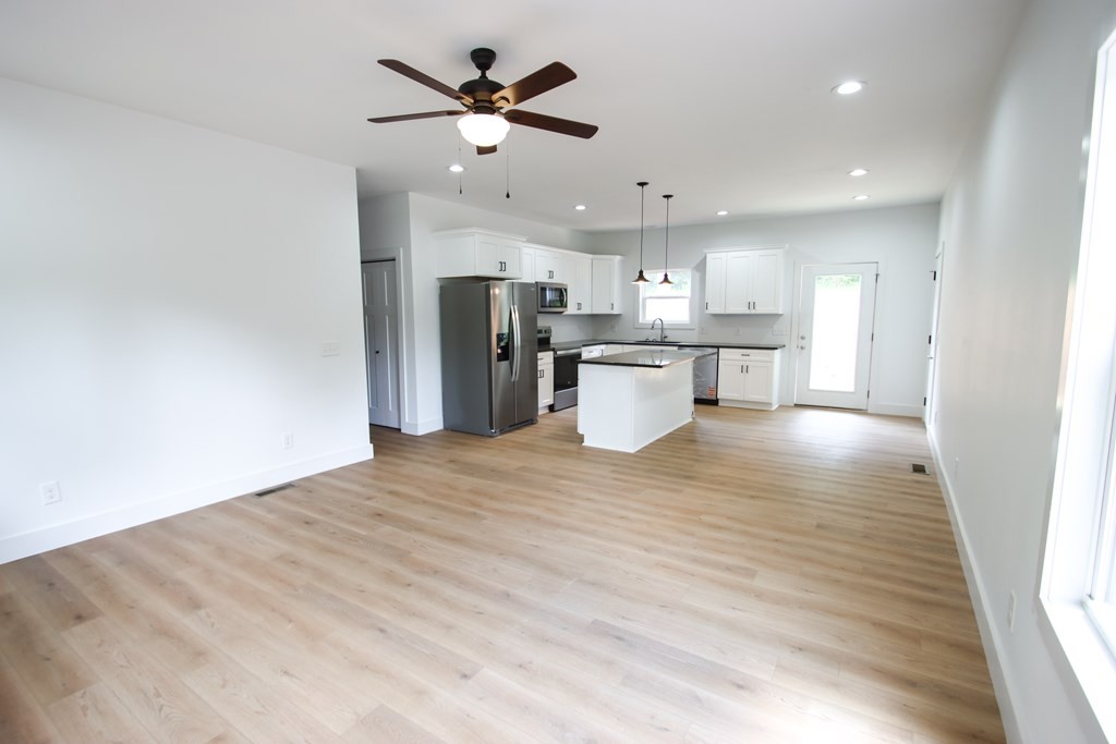 70 River Oaks Dr