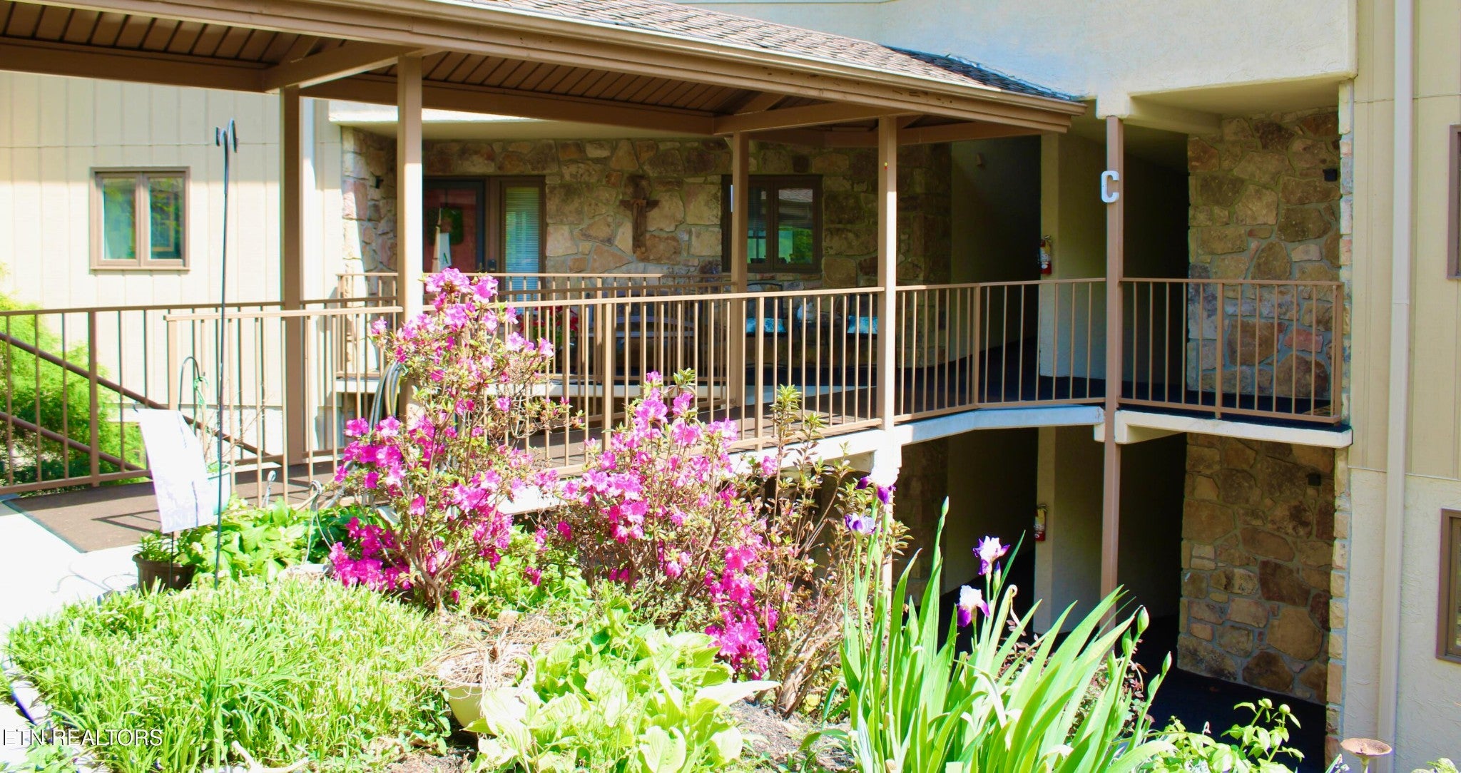 224 Woodland Rd 103