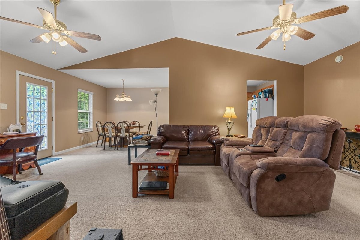 2912 Windsock Ln
