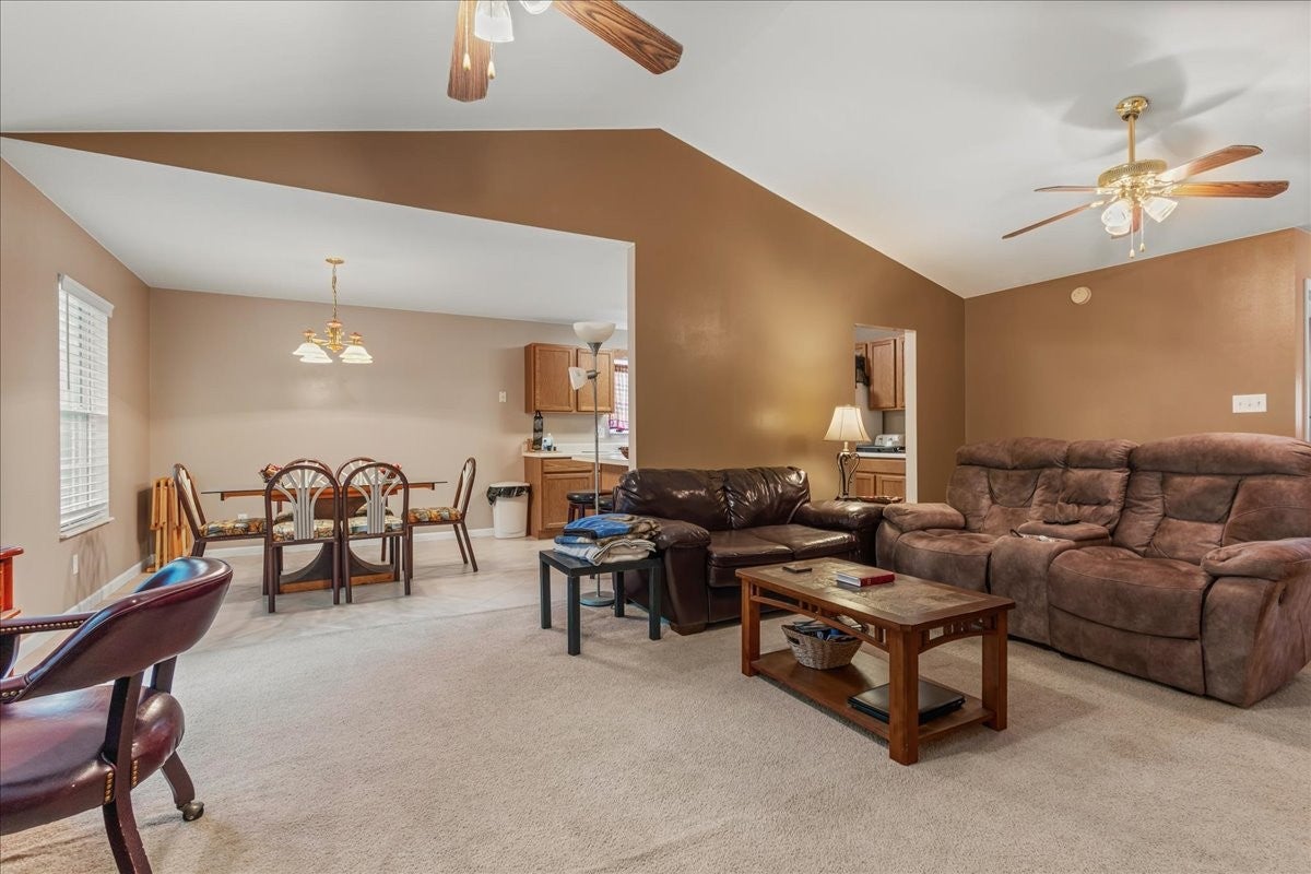 2912 Windsock Ln