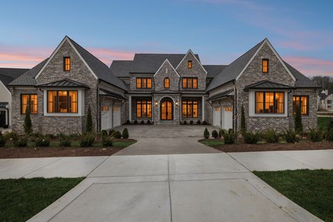 8864 Edgecomb Dr College Grove TN 37046