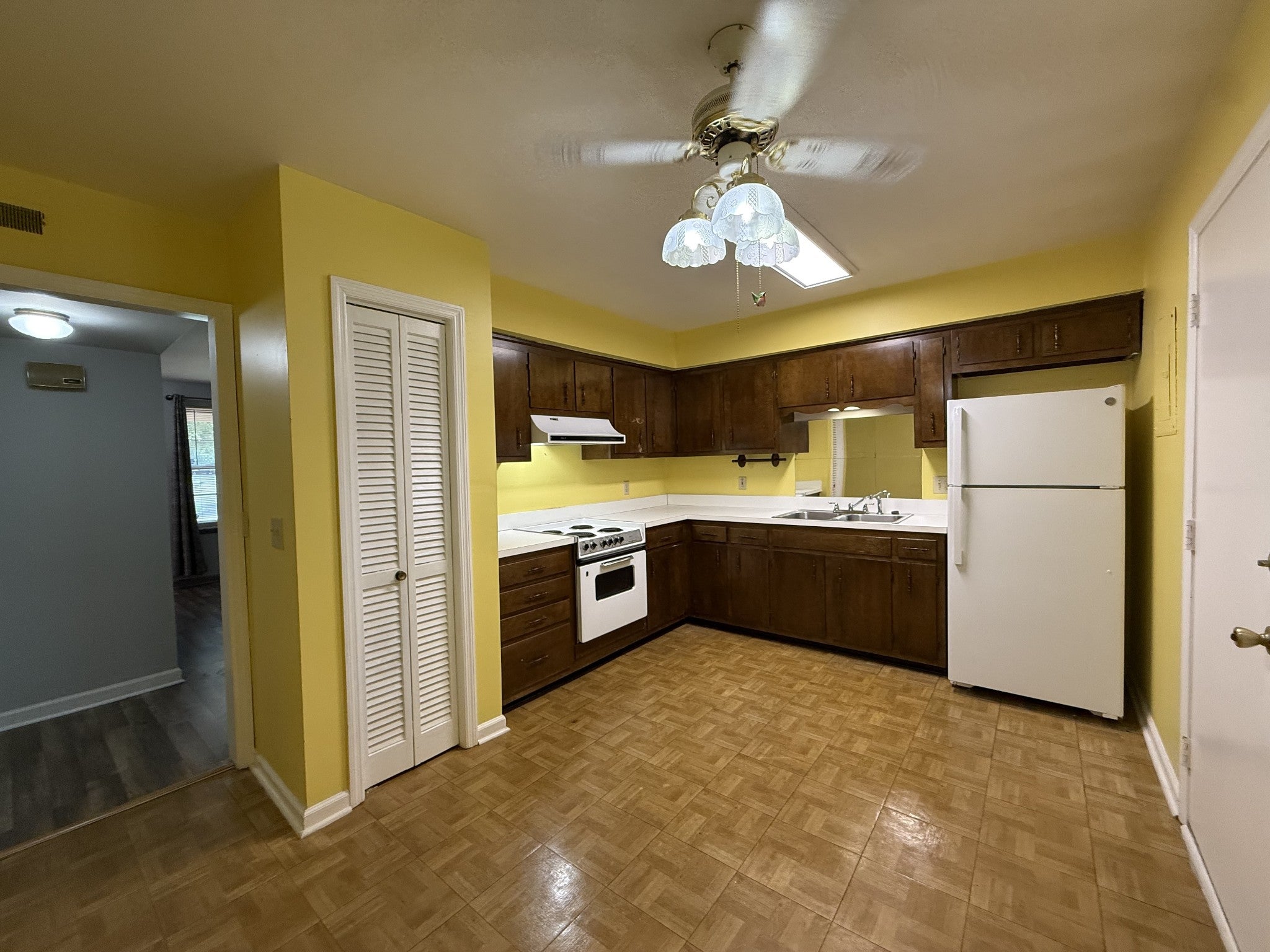 2-bed condo for sale in Nashville, TN 37221, 314 Deer Lake Dr 314 Deer Lake Dr, Nashville TN 37221 2-bed condo, photo 4 of 14