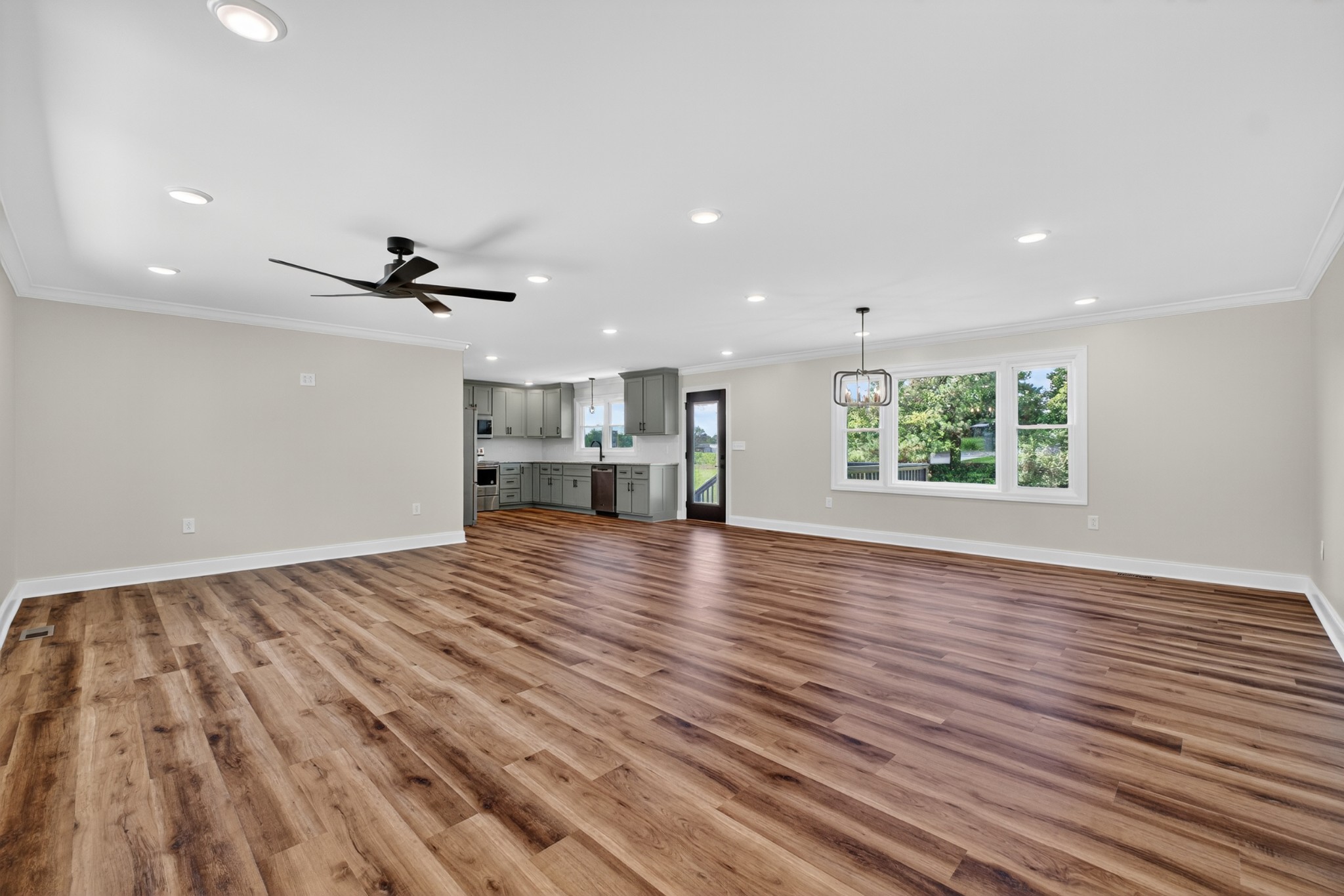 14 Simmons Cir