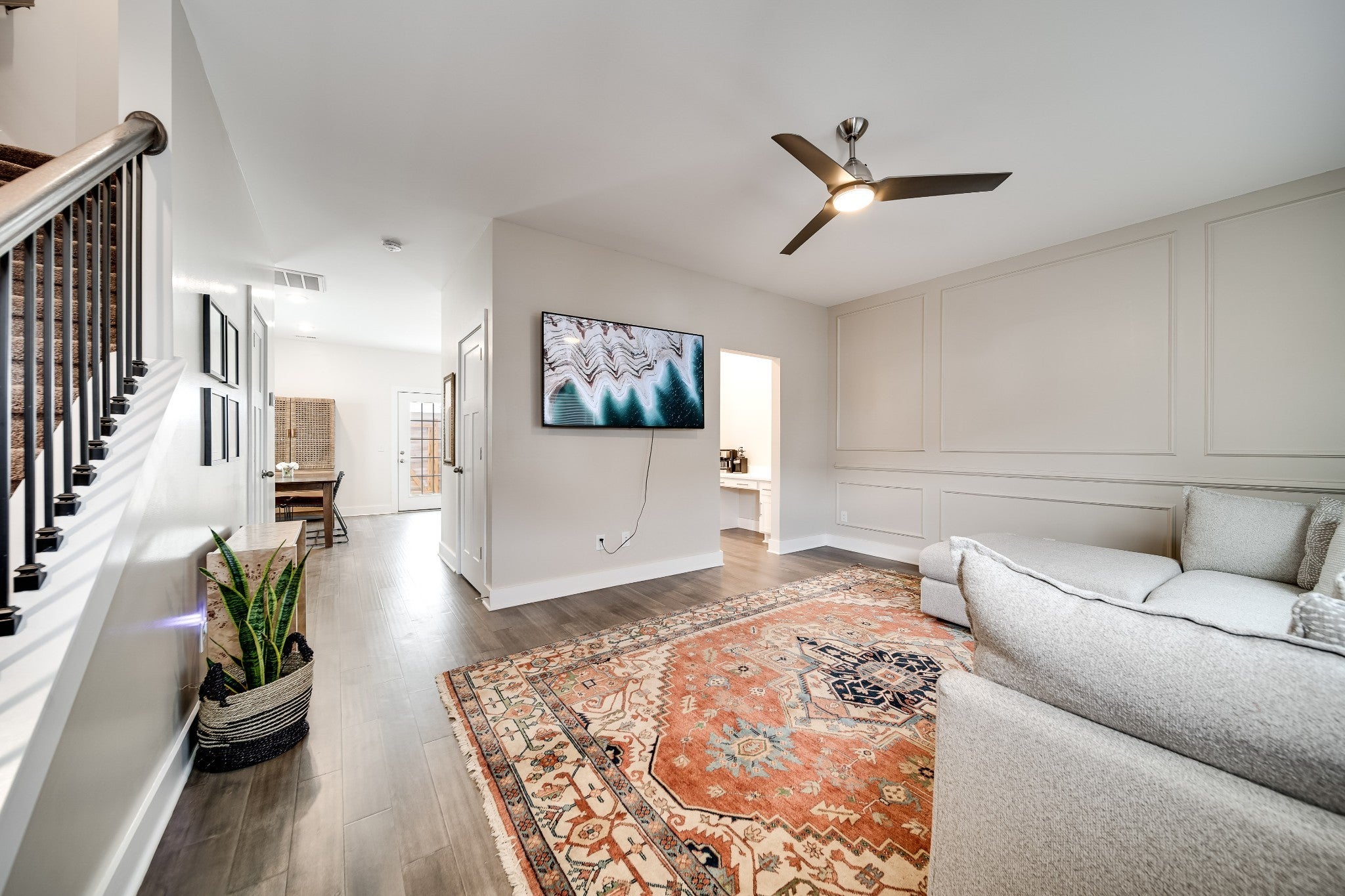 2533 Hanford Ave