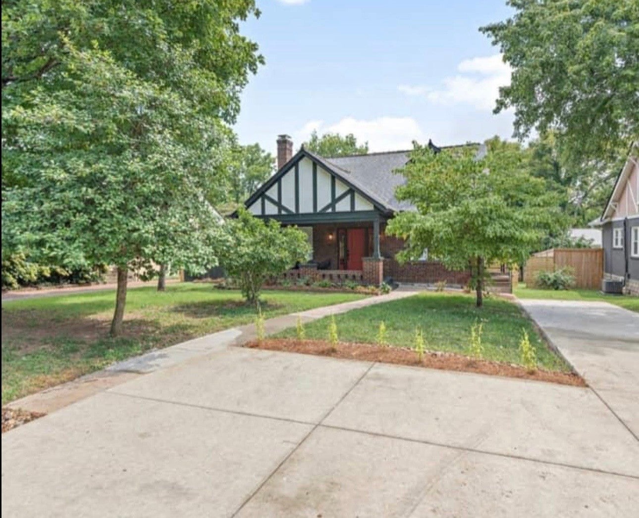 1002 Fairwin Ave
