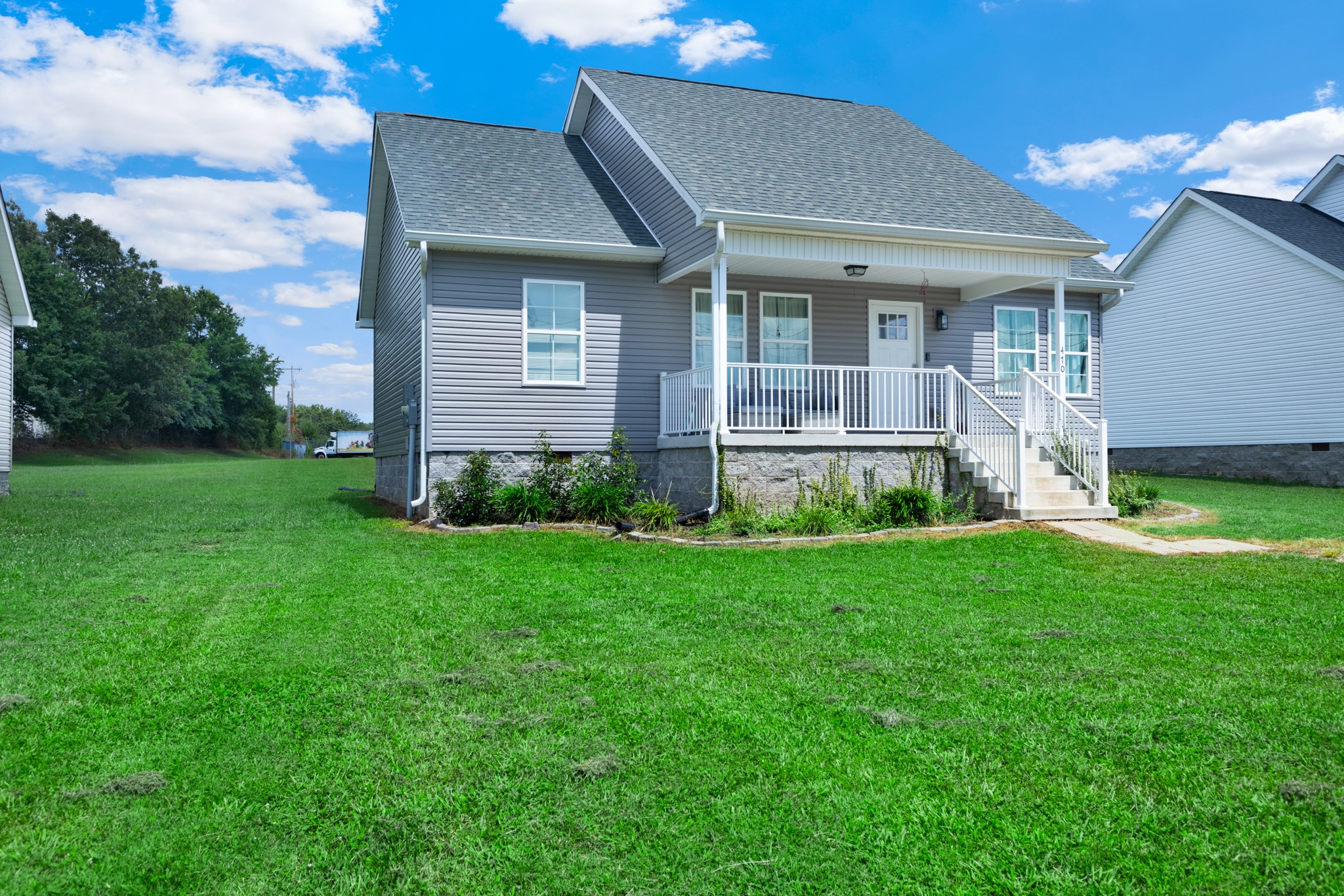 470 Meadowbrook Dr