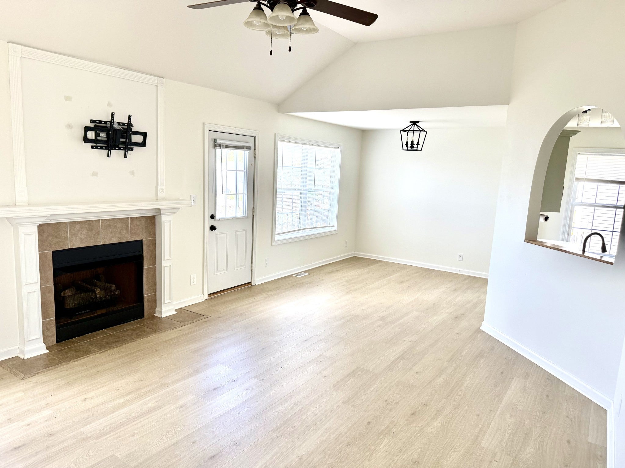 1388 Constitution Dr