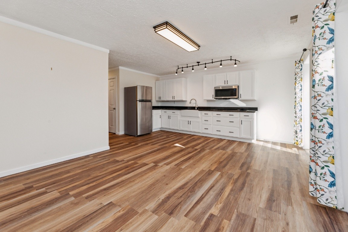 10112 Old Highway 46