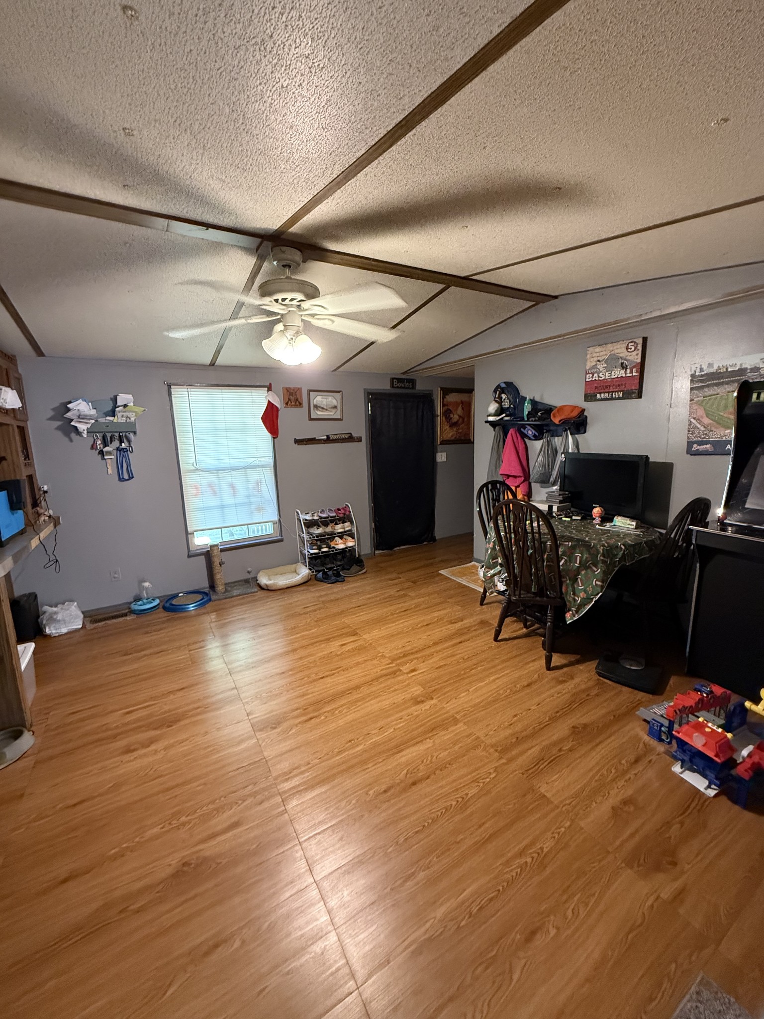 160 Oak Dr