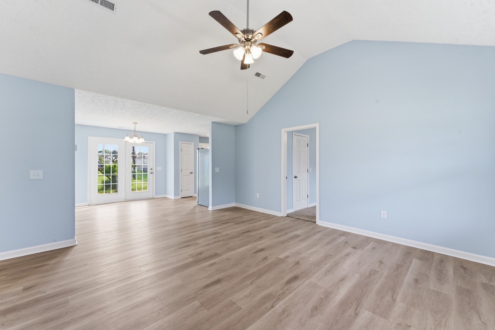 204 Cottonwood Dr