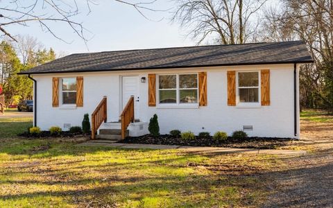 2506 Halls Hill Pike Murfreesboro TN 37130