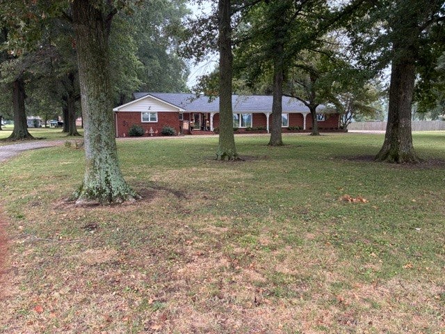1015 Lake Dr
