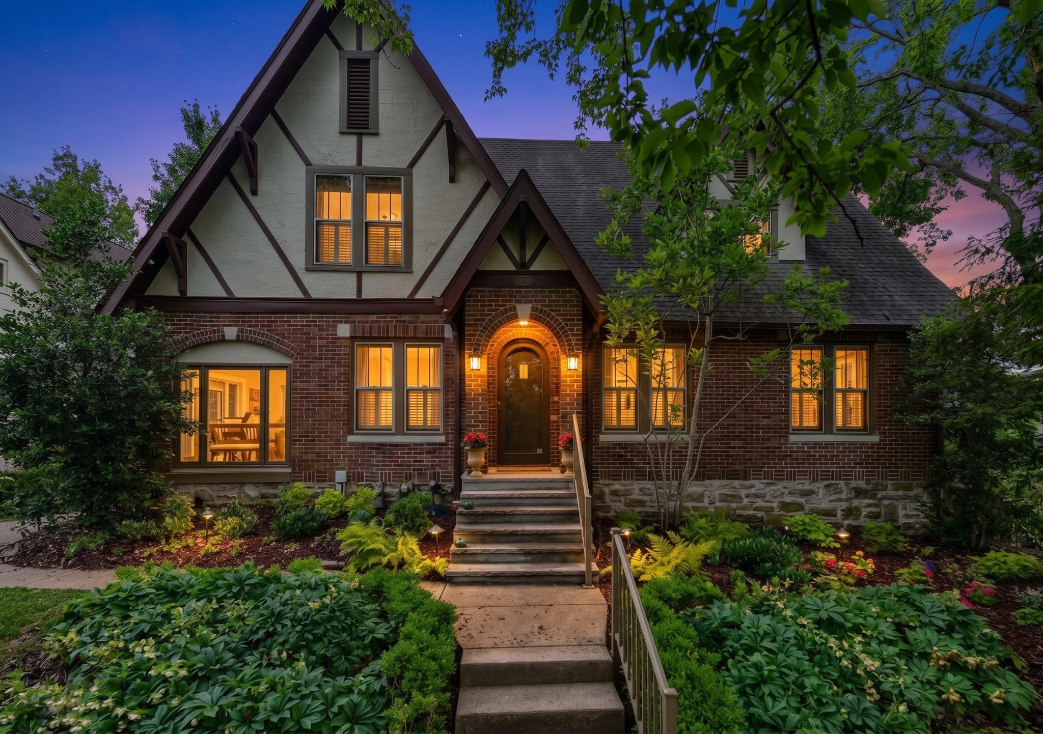 4.0-bed rental at 2617 Barton Ave