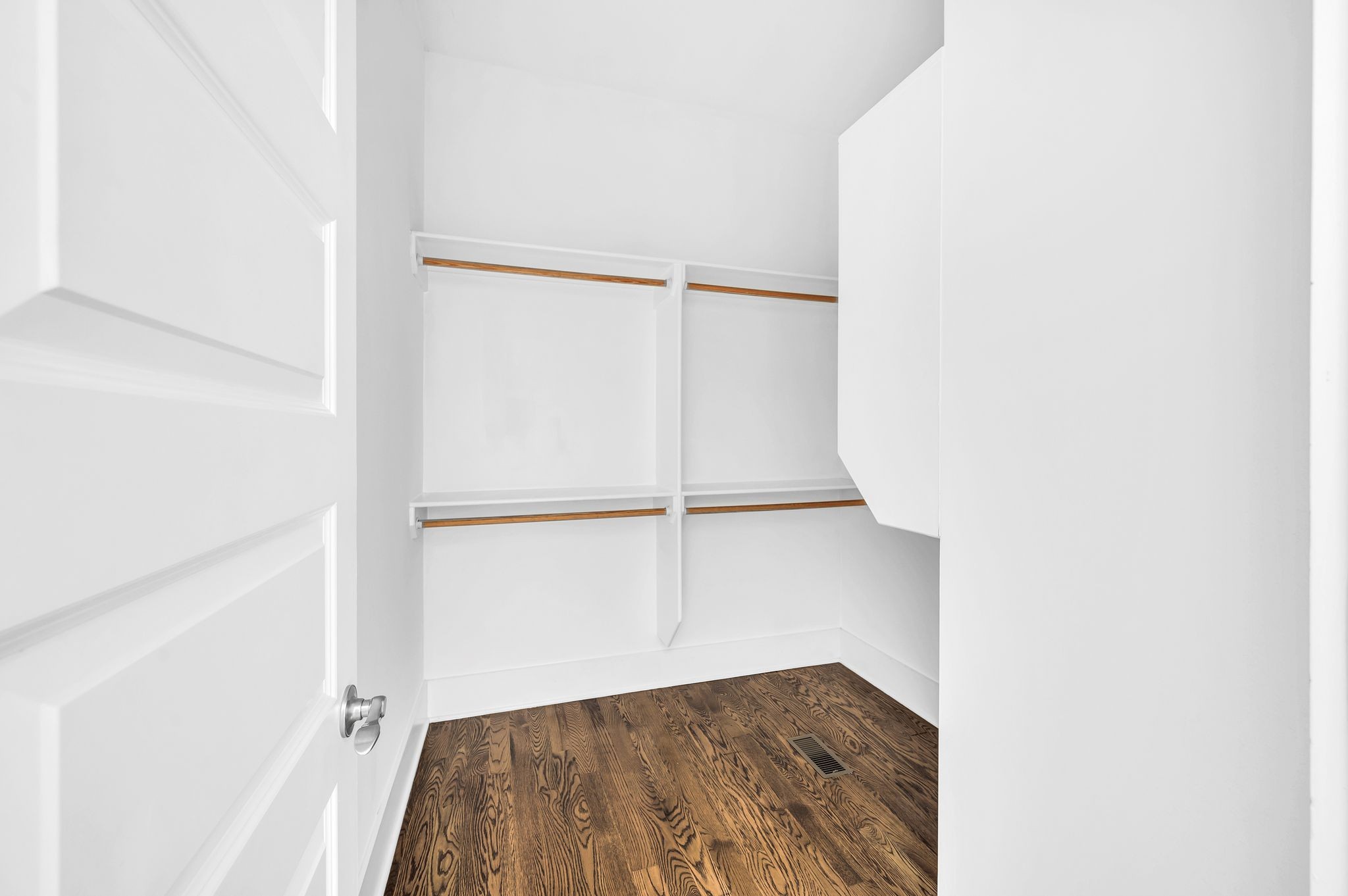 Nashville, Tennessee 37209, United States, 3 Bedrooms Bedrooms, ,3 BathroomsBathrooms,Residential,Active,40319