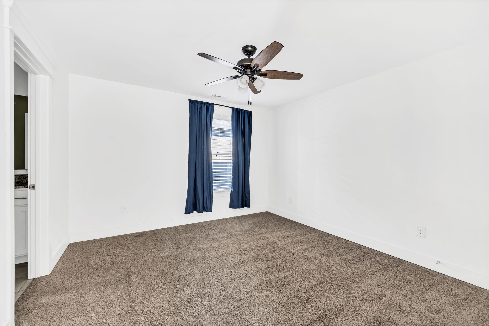 Nashville, Tennessee 37209, United States, 3 Bedrooms Bedrooms, ,3 BathroomsBathrooms,Residential,Active,40319