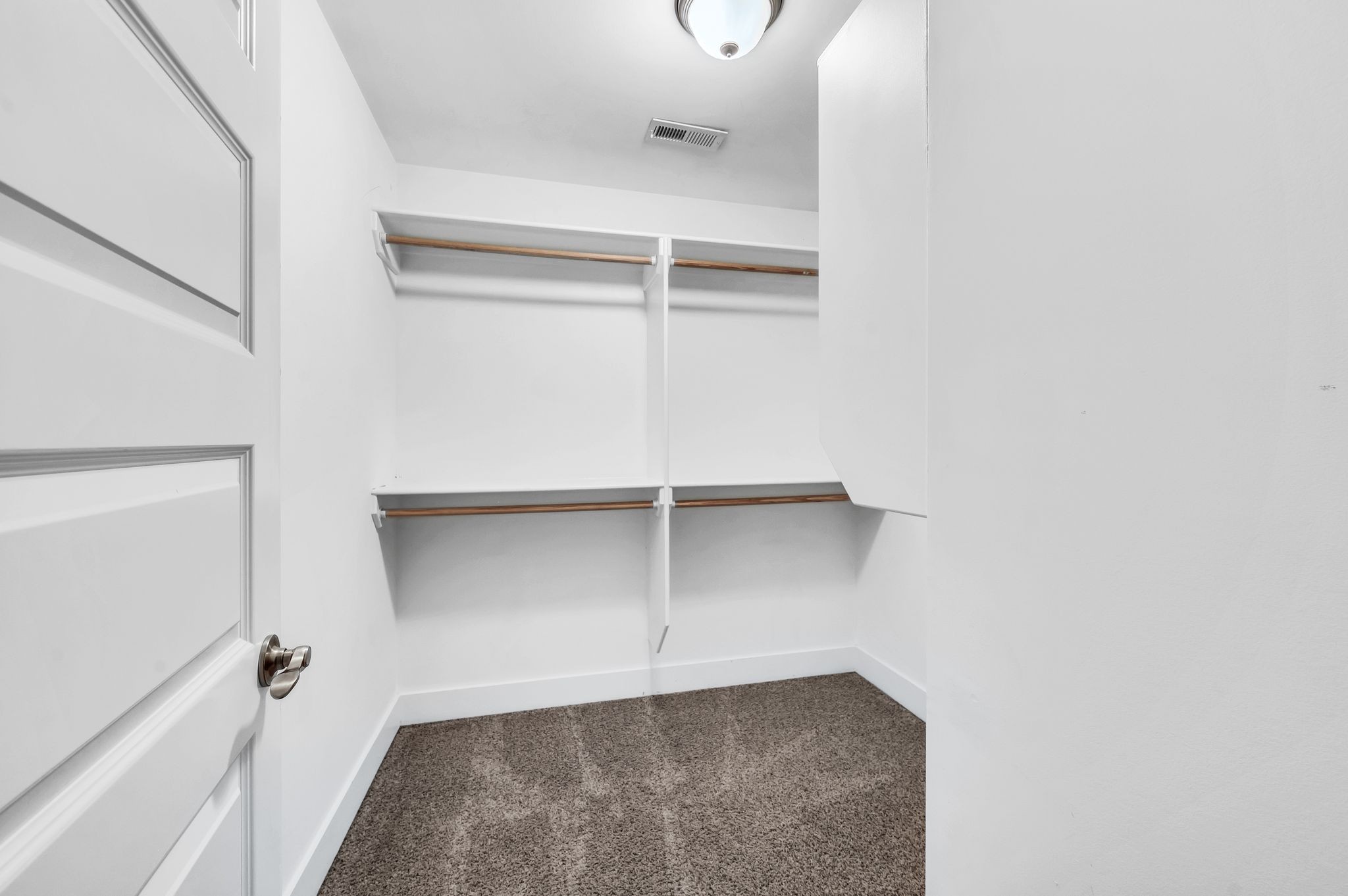 Nashville, Tennessee 37209, United States, 3 Bedrooms Bedrooms, ,3 BathroomsBathrooms,Residential,Active,40319