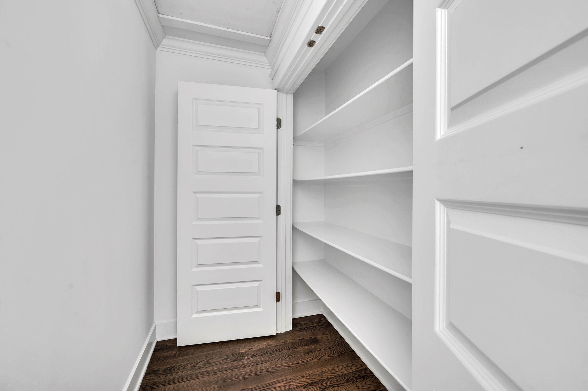 Nashville, Tennessee 37209, United States, 3 Bedrooms Bedrooms, ,3 BathroomsBathrooms,Residential,Active,40319