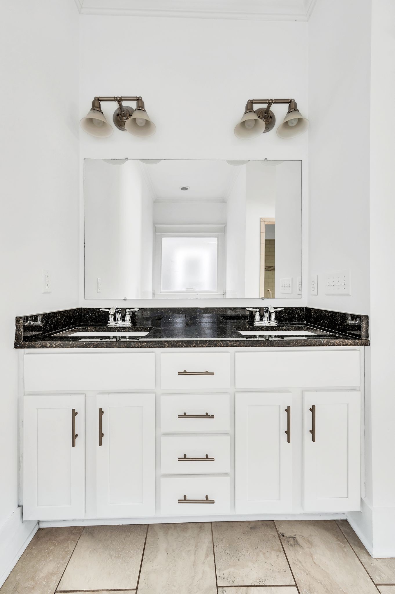 Nashville, Tennessee 37209, United States, 3 Bedrooms Bedrooms, ,3 BathroomsBathrooms,Residential,Active,40319