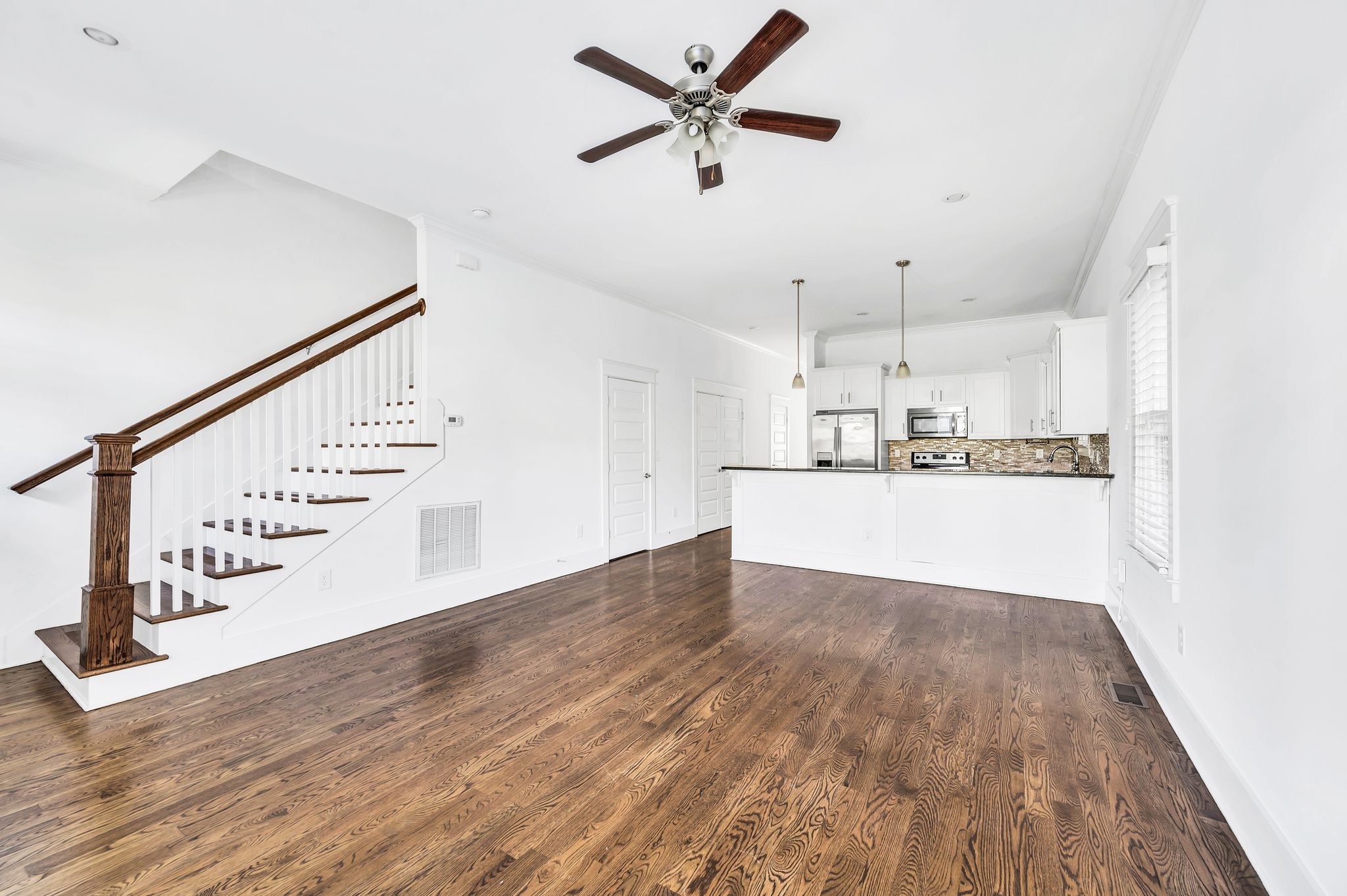 Nashville, Tennessee 37209, United States, 3 Bedrooms Bedrooms, ,3 BathroomsBathrooms,Residential,Active,40319