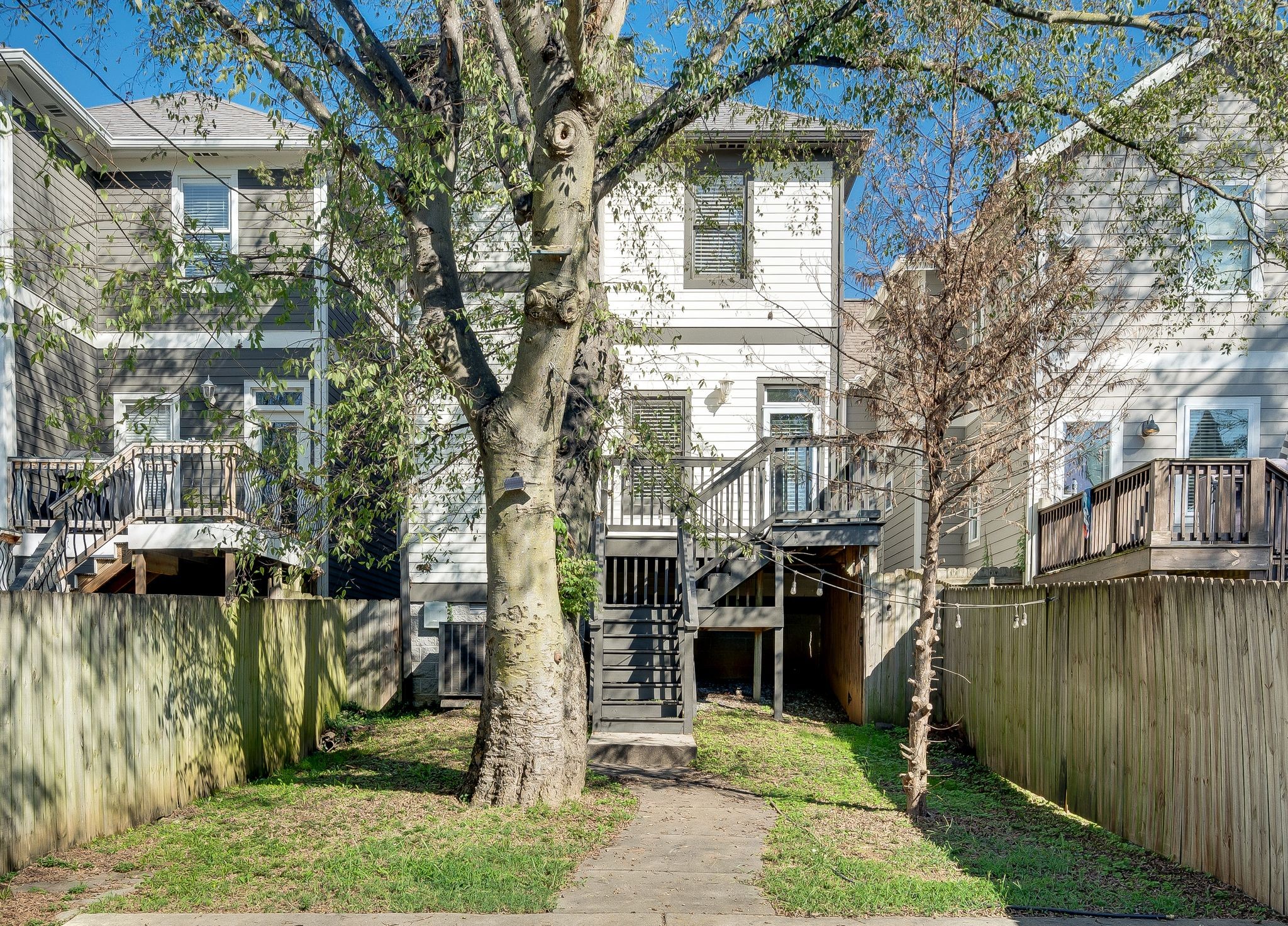 Nashville, Tennessee 37209, United States, 3 Bedrooms Bedrooms, ,3 BathroomsBathrooms,Residential,Active,40319