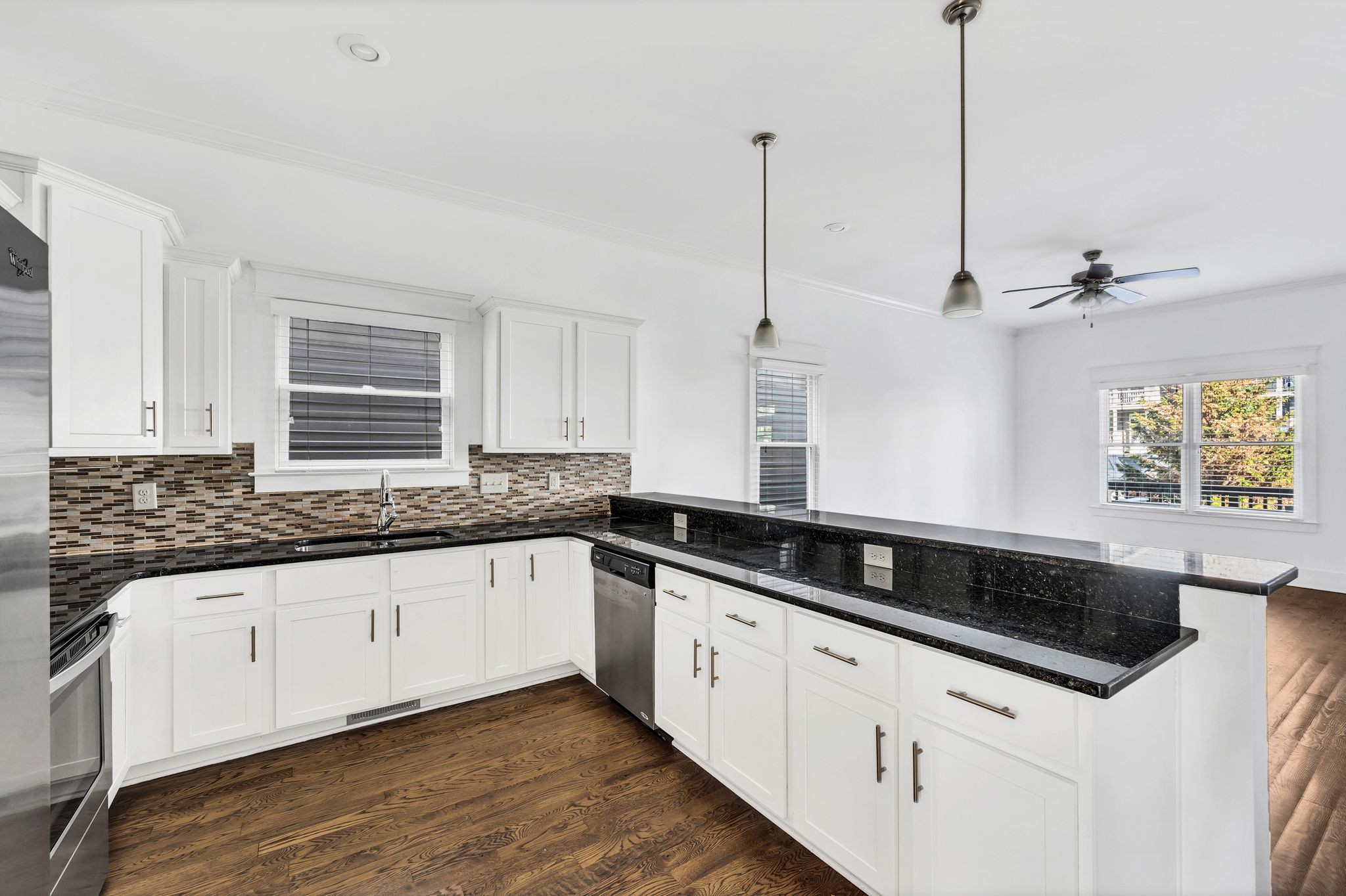 Nashville, Tennessee 37209, United States, 3 Bedrooms Bedrooms, ,3 BathroomsBathrooms,Residential,Active,40319